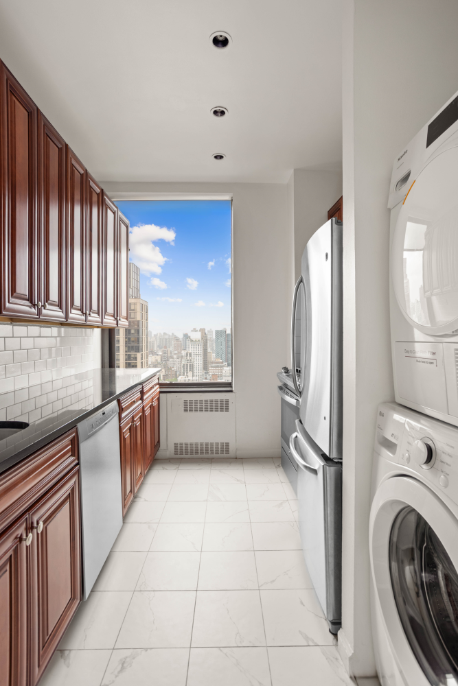 418 E 59TH Street PHB