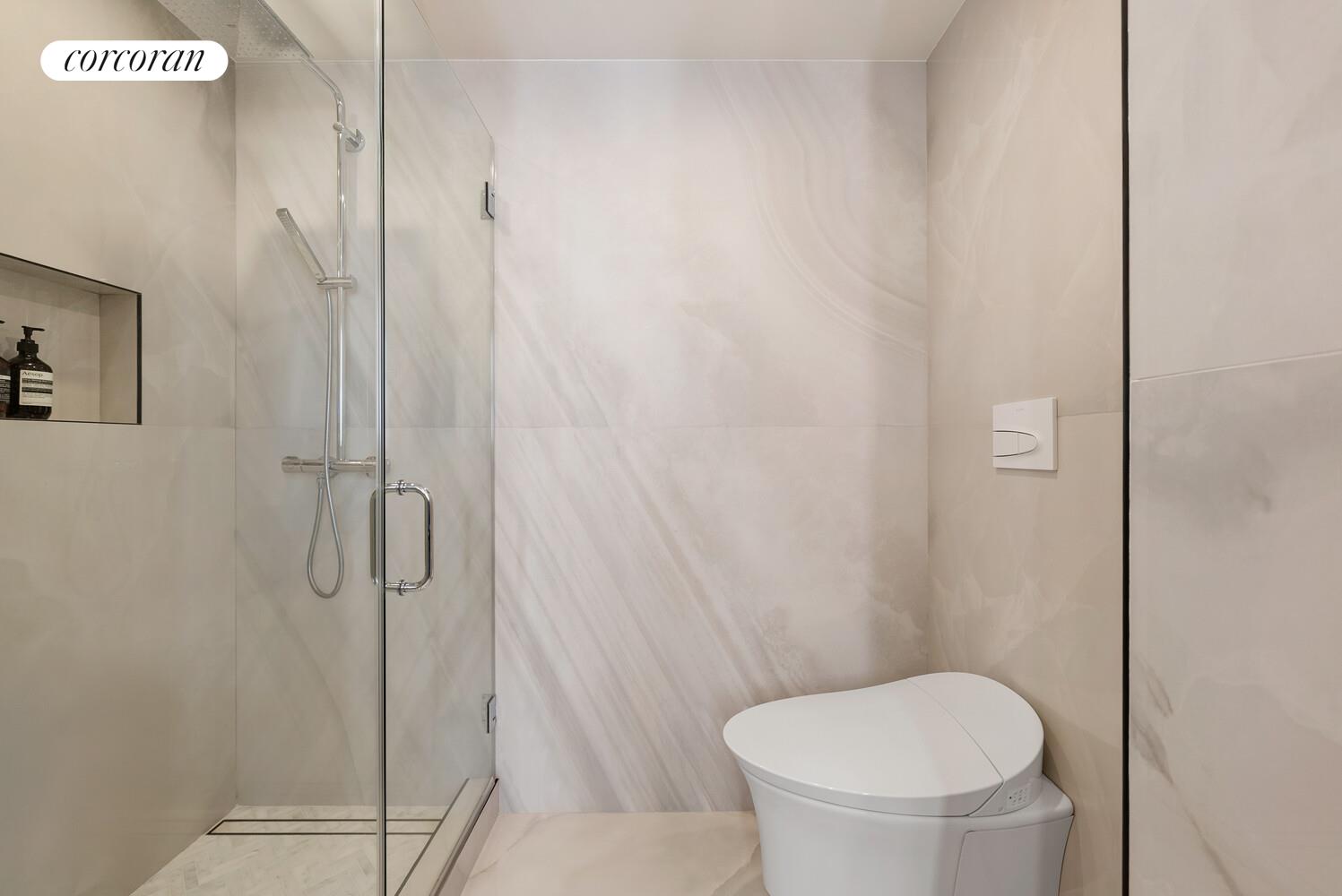 61 JANE Street 18AB