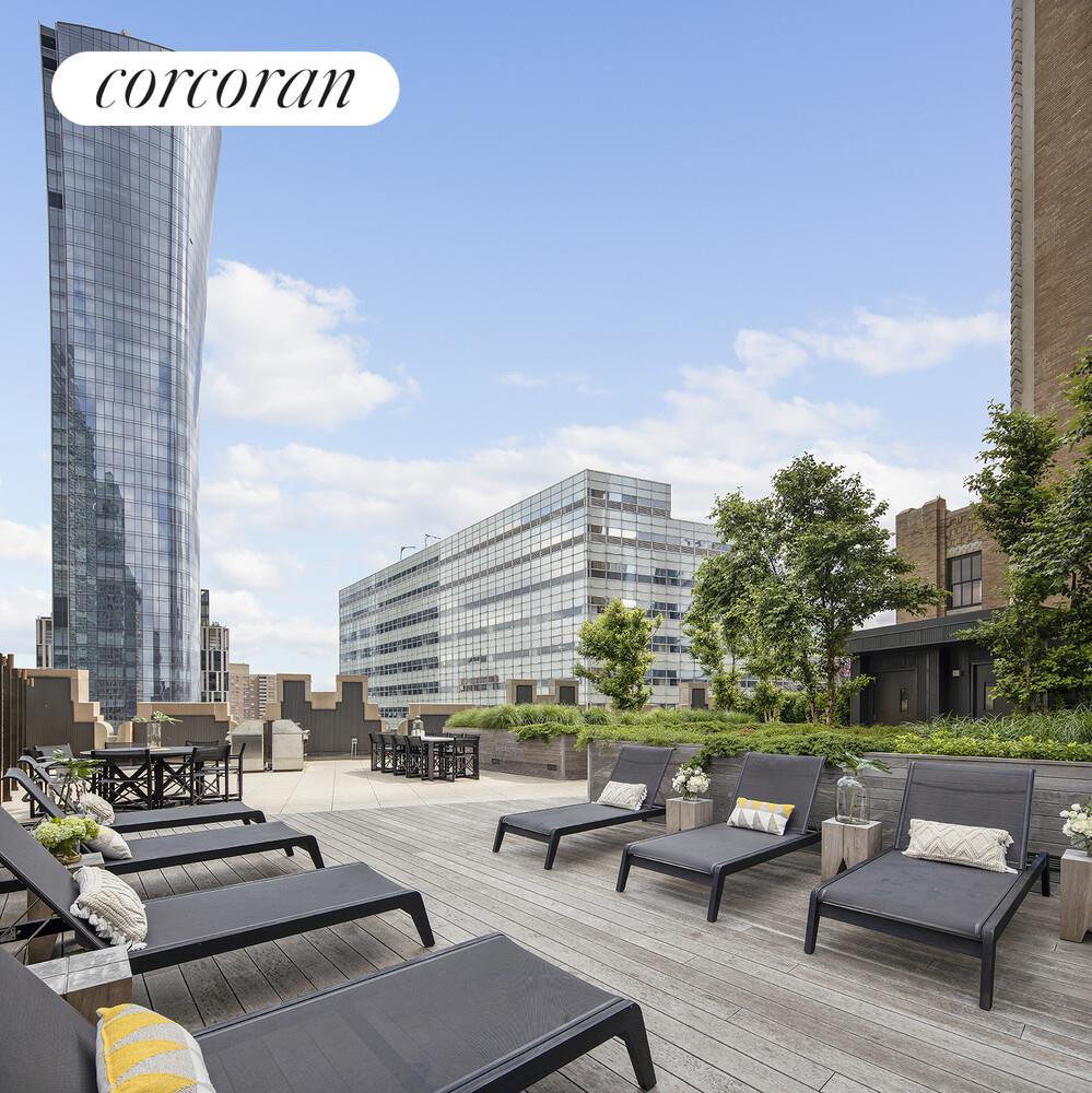 100 BARCLAY Street 16A