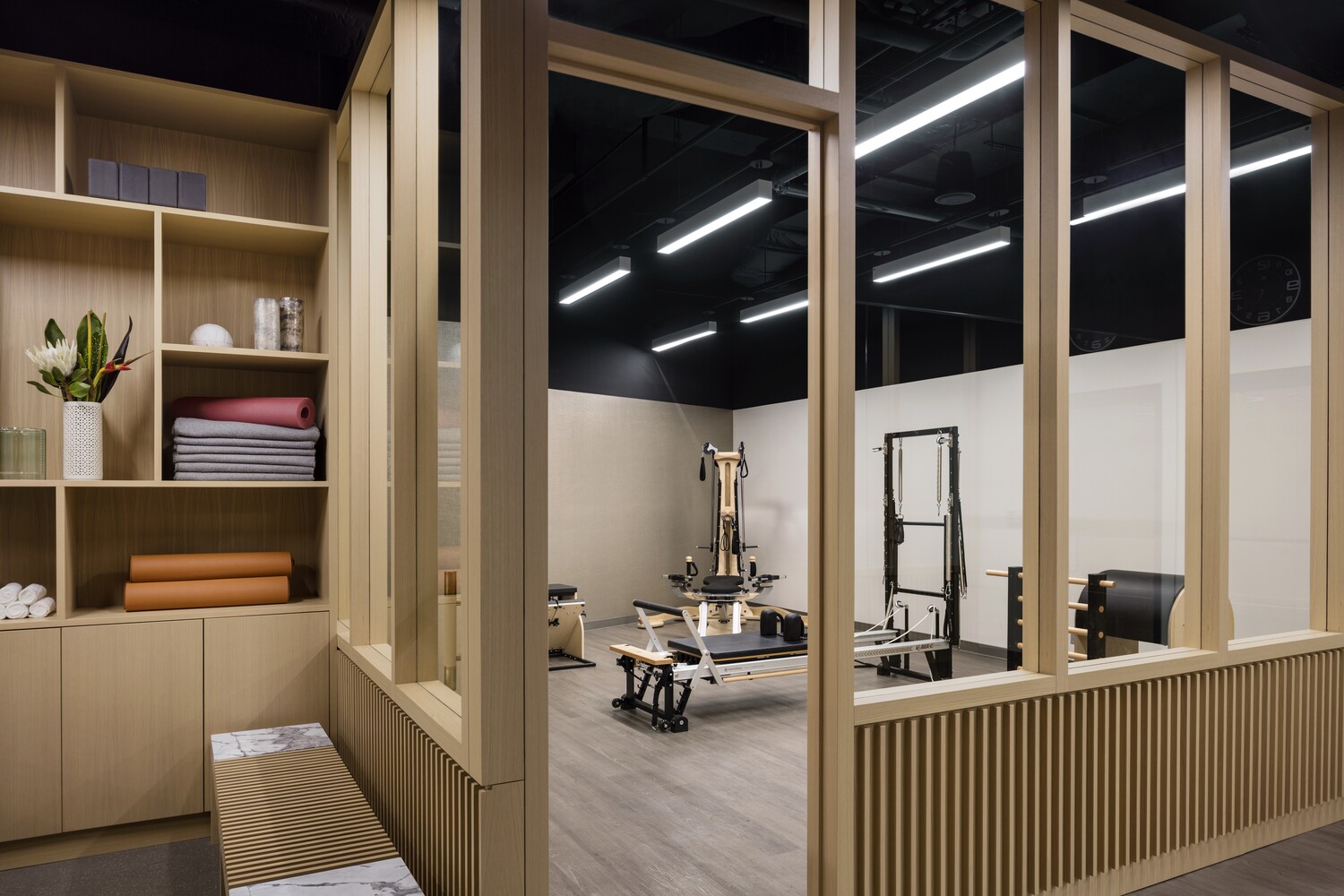 100 BARCLAY Street 16A