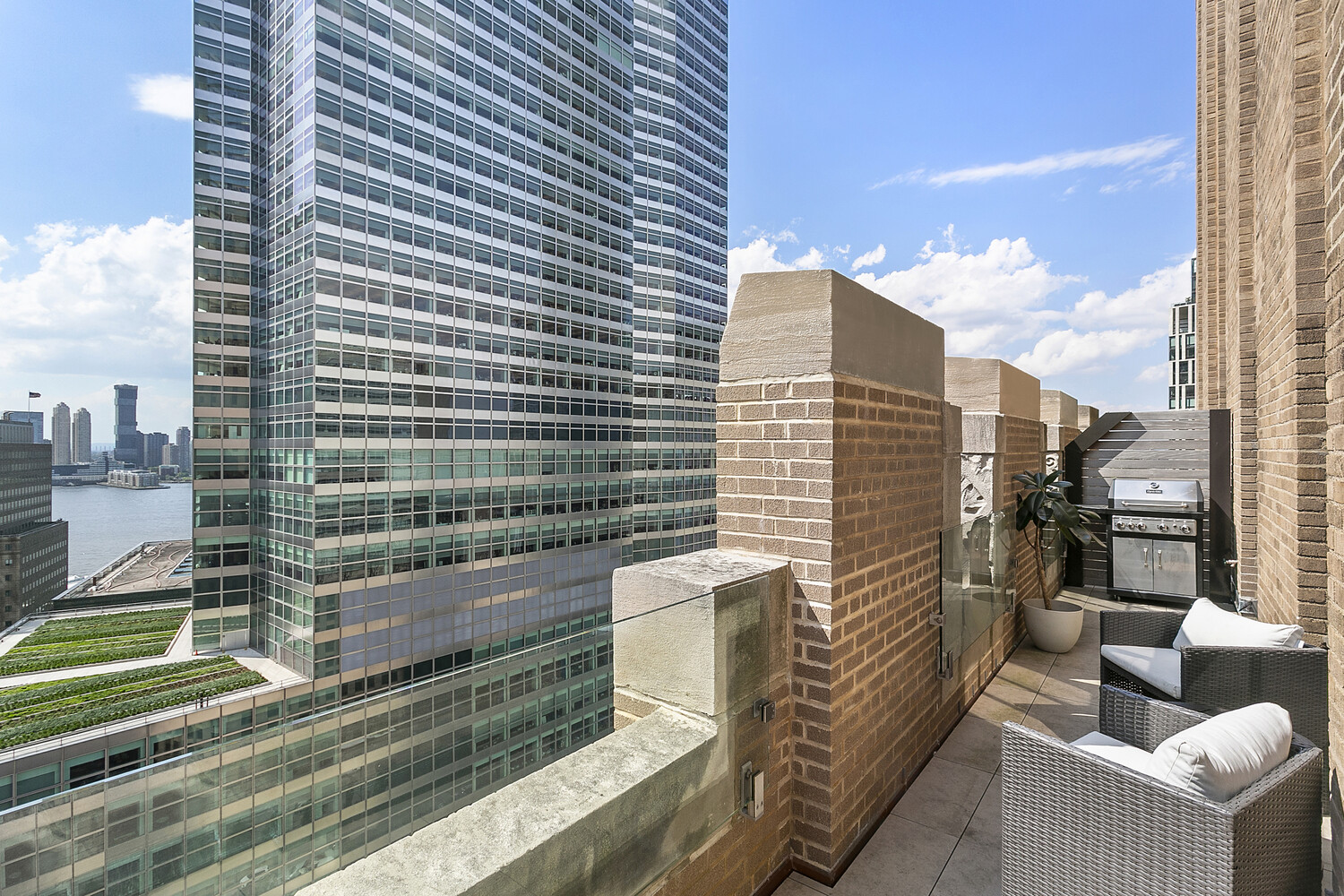 100 BARCLAY Street 16A