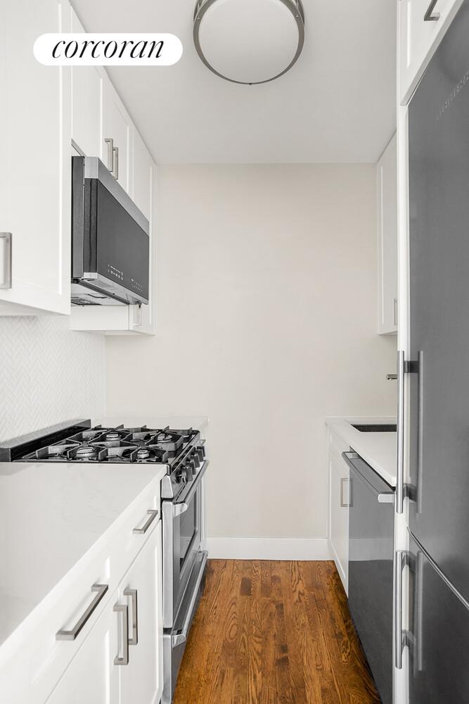 60 E 9TH Street 603