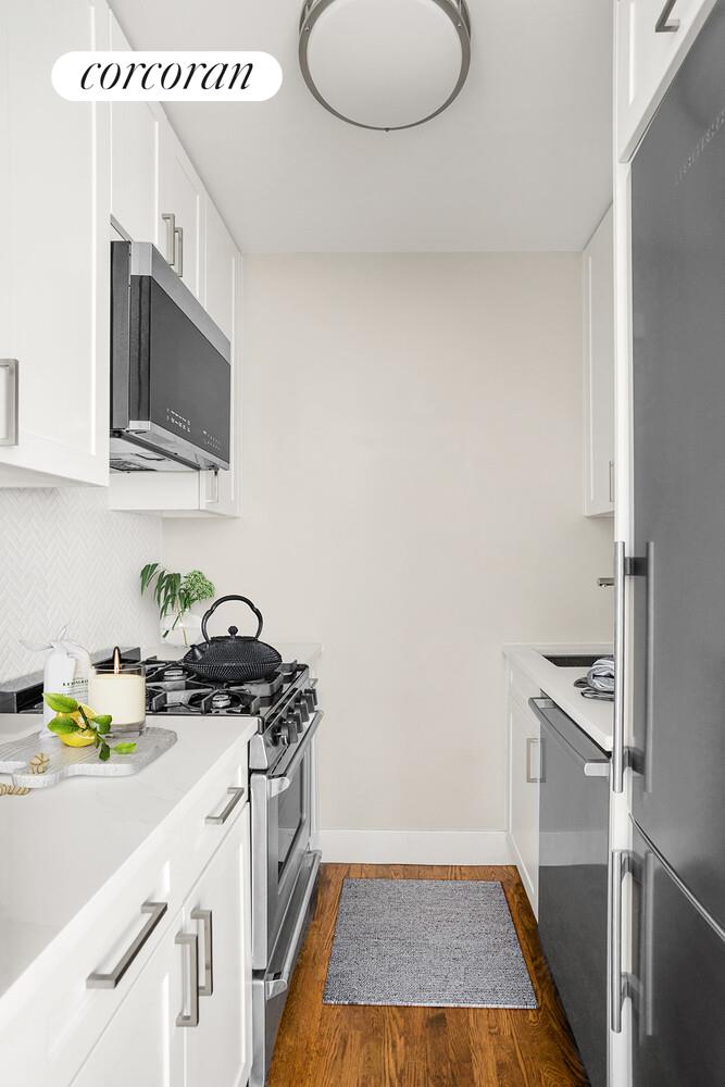60 E 9TH Street 603