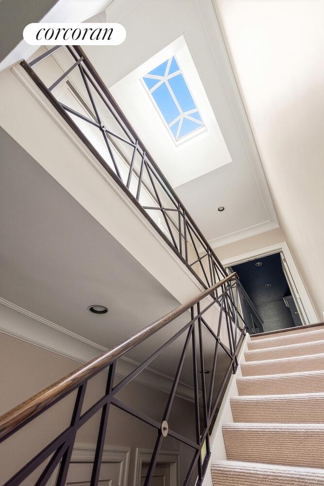 232 E 68TH Street
