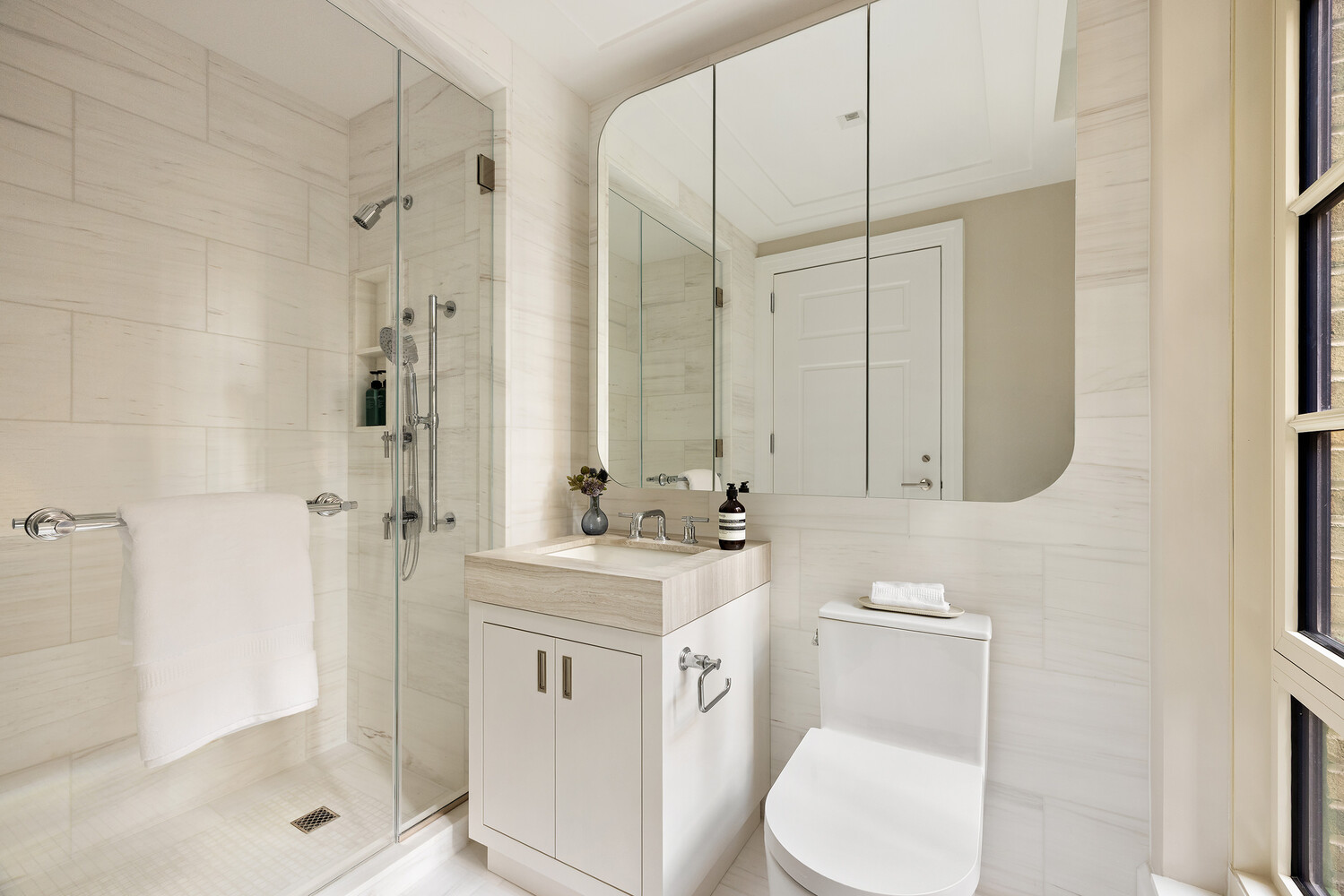 16 5TH Avenue 7