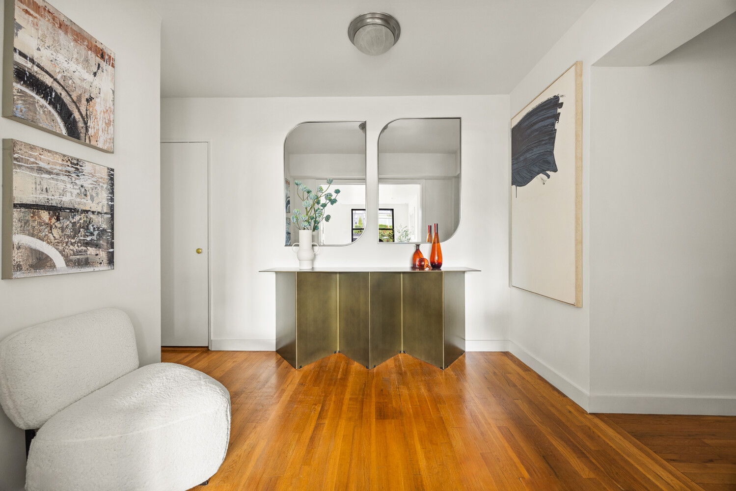 100 BANK Street 4B
