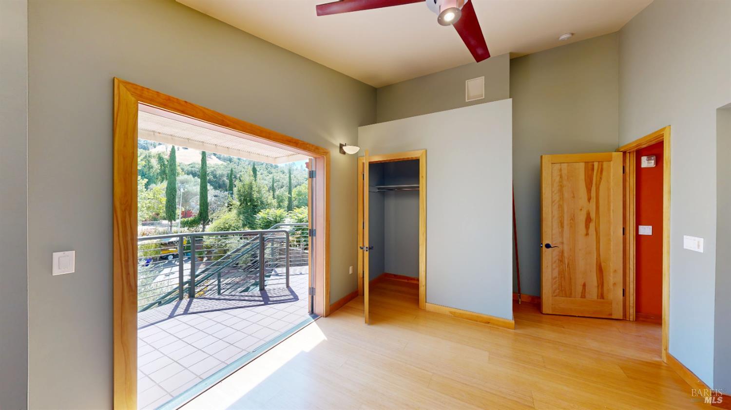 21015 Geyserville Ave