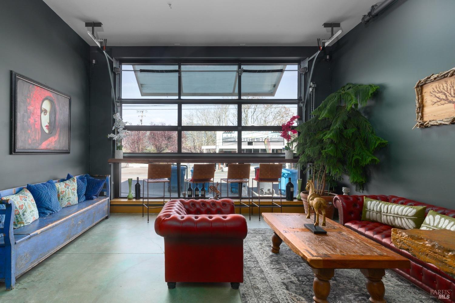 21015 Geyserville Ave