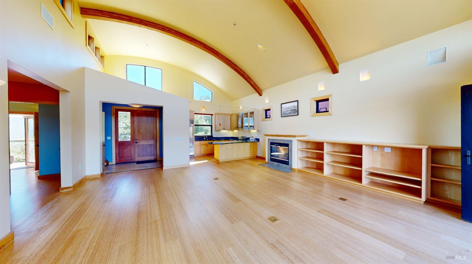 21015 Geyserville Ave