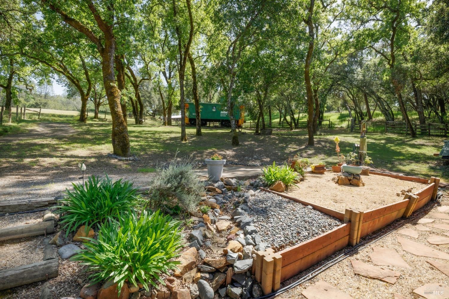 350 Canyon Rd