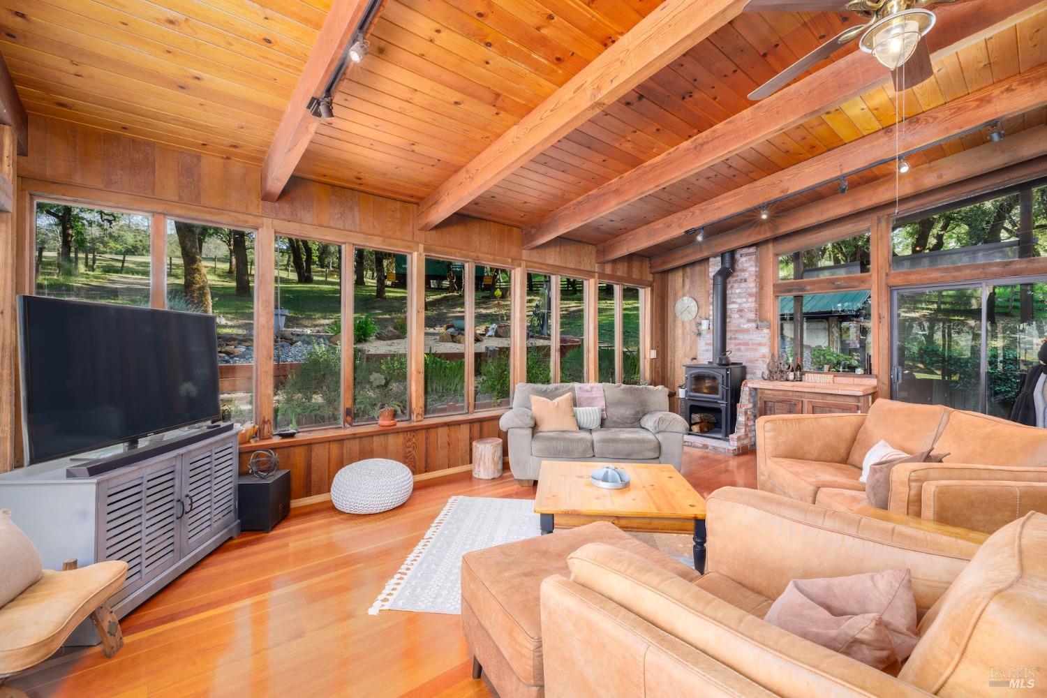 350 Canyon Rd