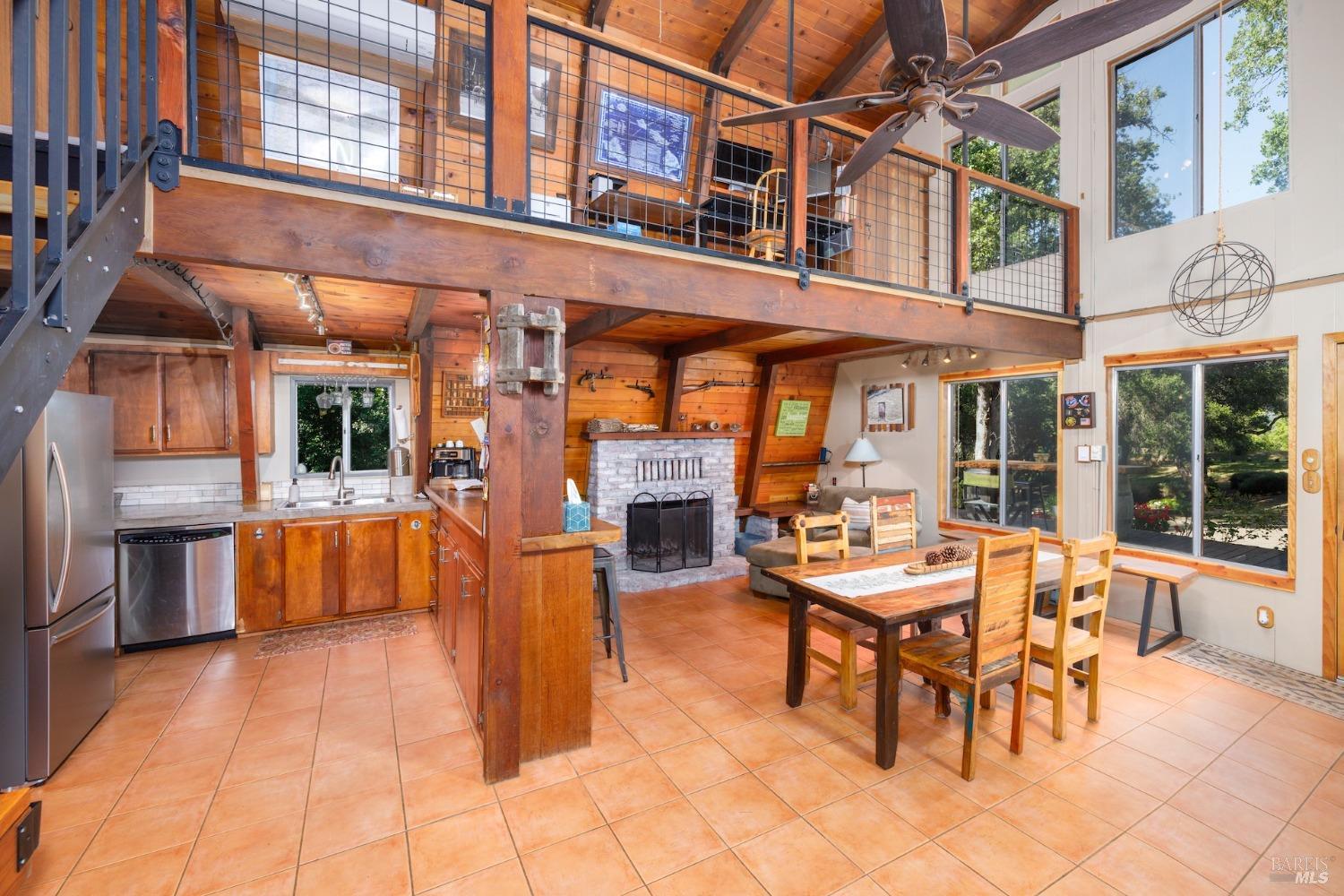 350 Canyon Rd