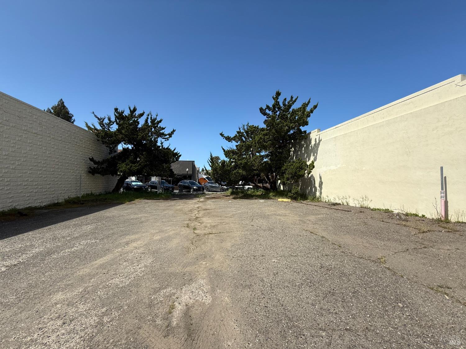 330 Center St