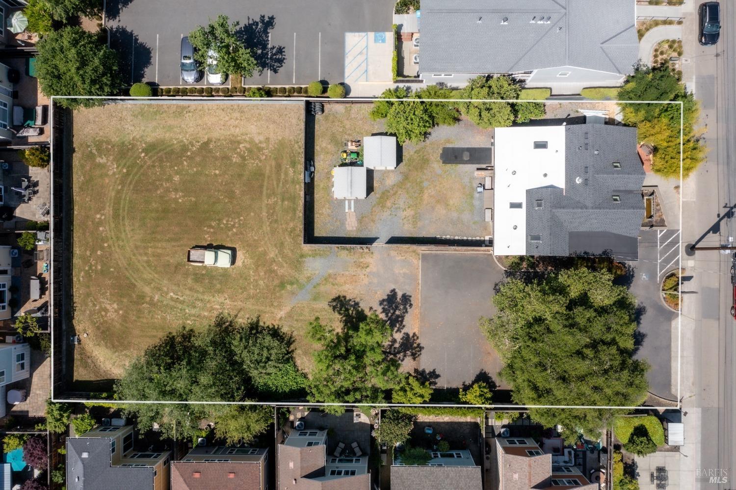 733-735 Healdsburg Ave