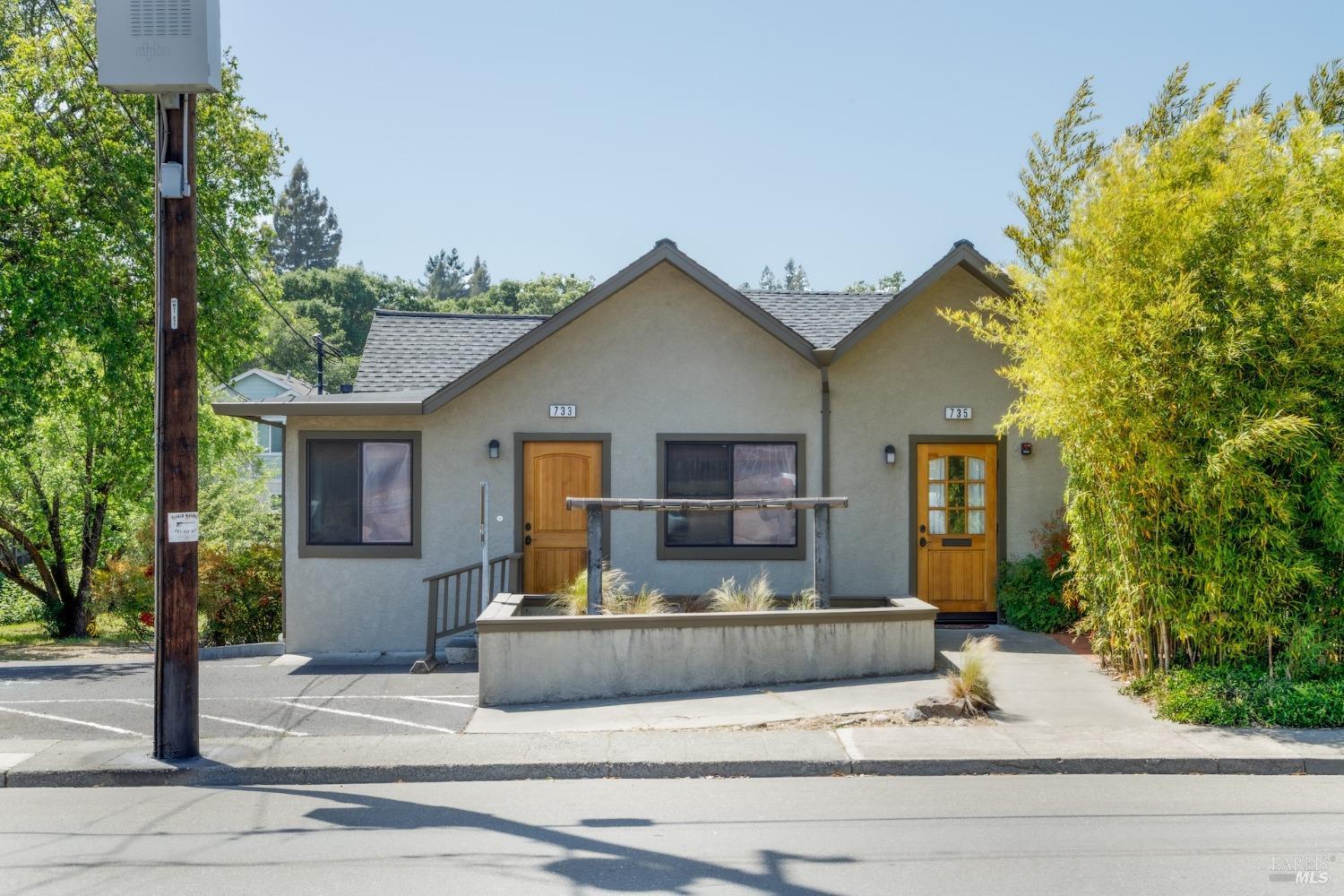 733-735 Healdsburg Ave