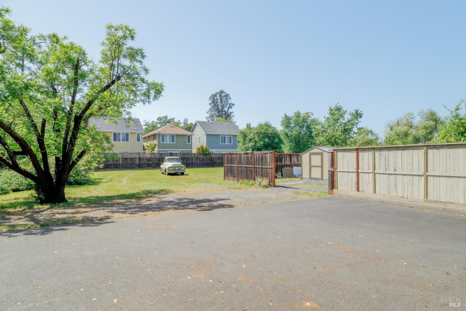 733-735 Healdsburg Ave