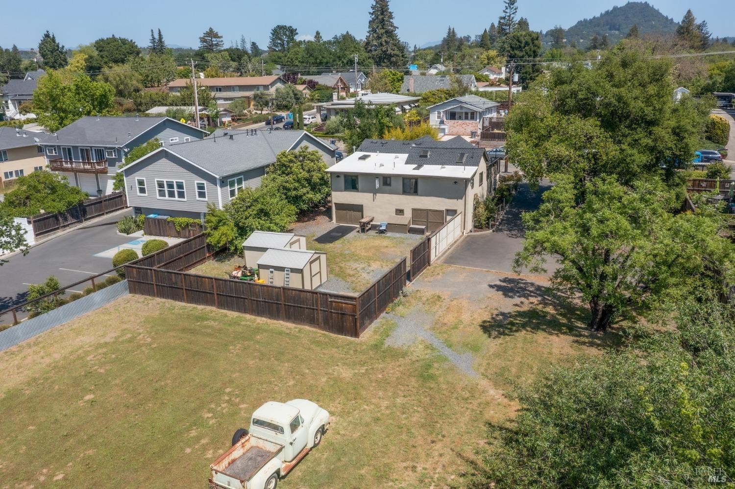 733-735 Healdsburg Ave