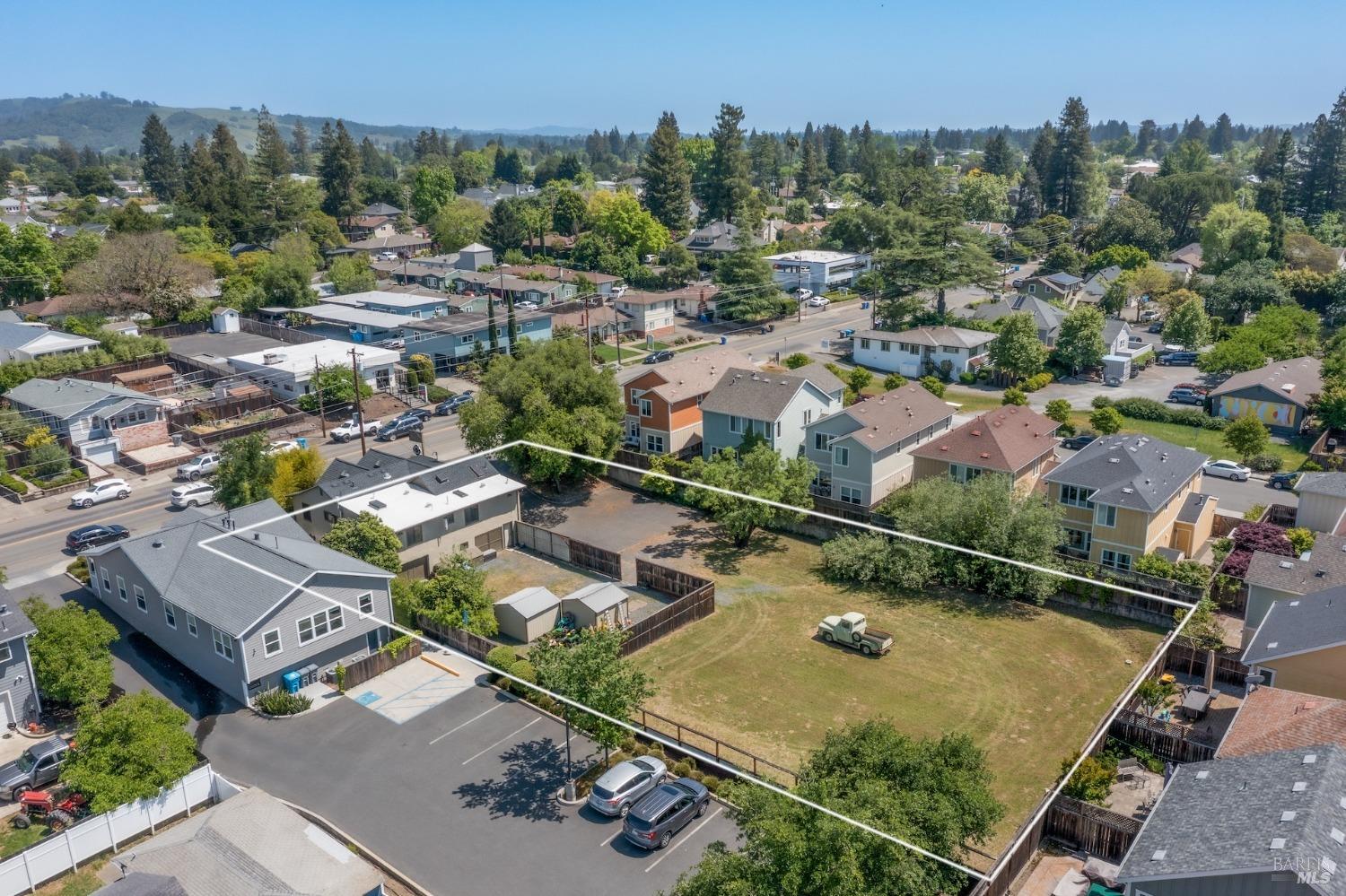 733-735 Healdsburg Ave