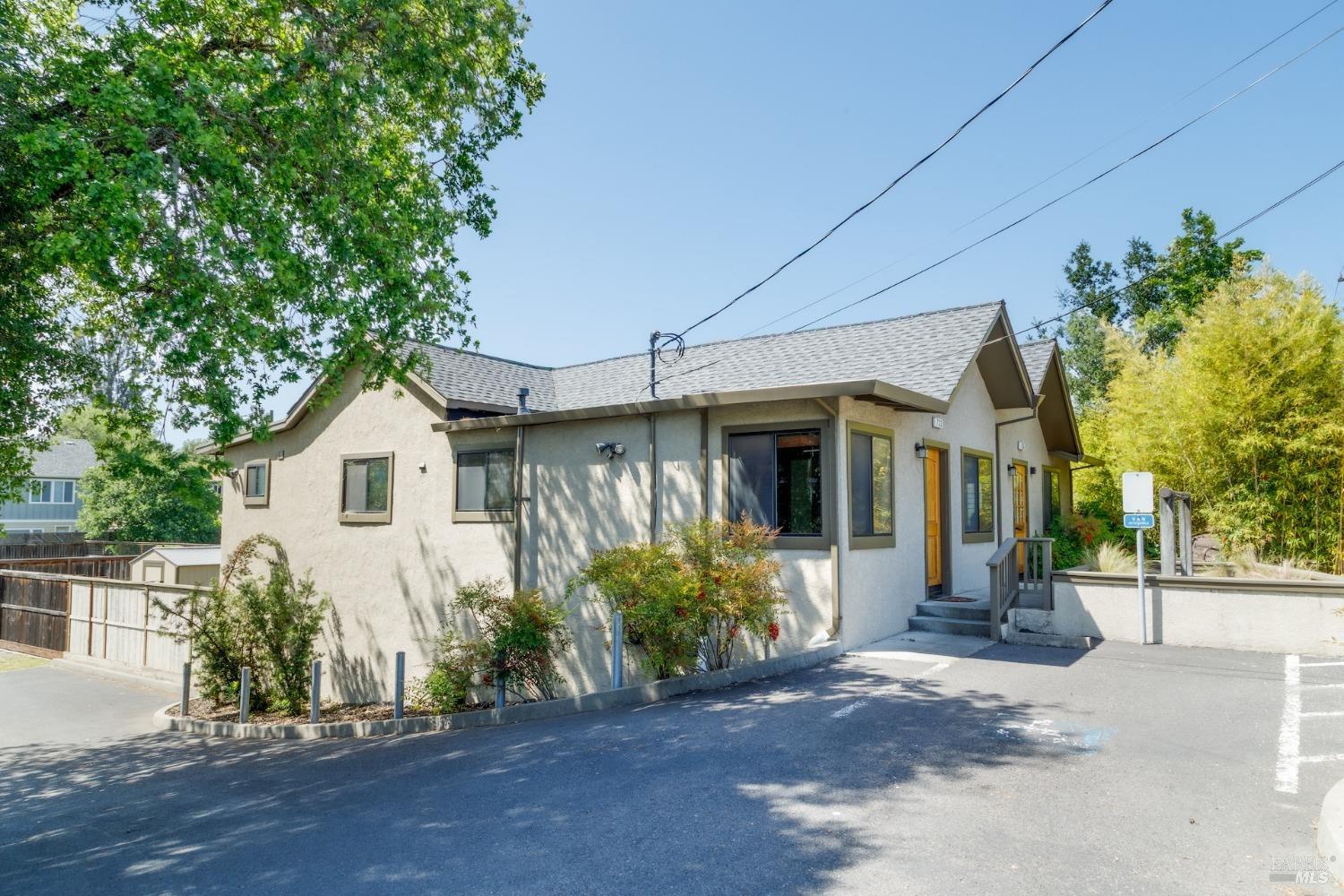 733-735 Healdsburg Ave