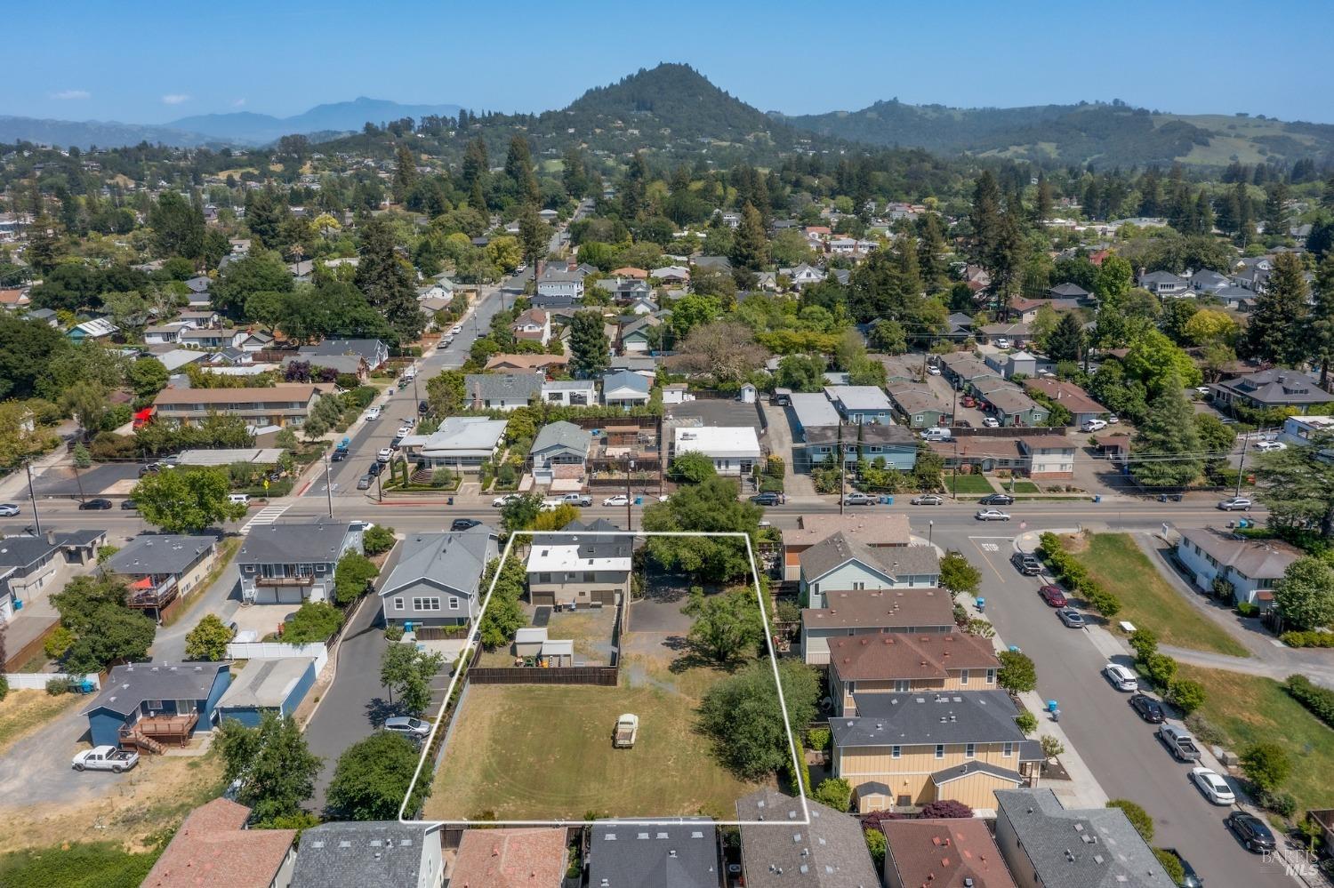 733-735 Healdsburg Ave