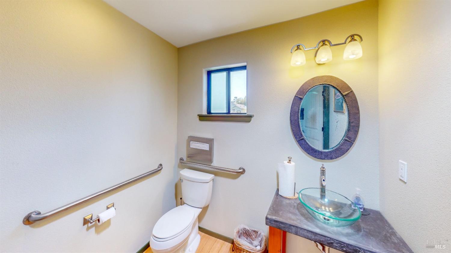 733-735 Healdsburg Ave