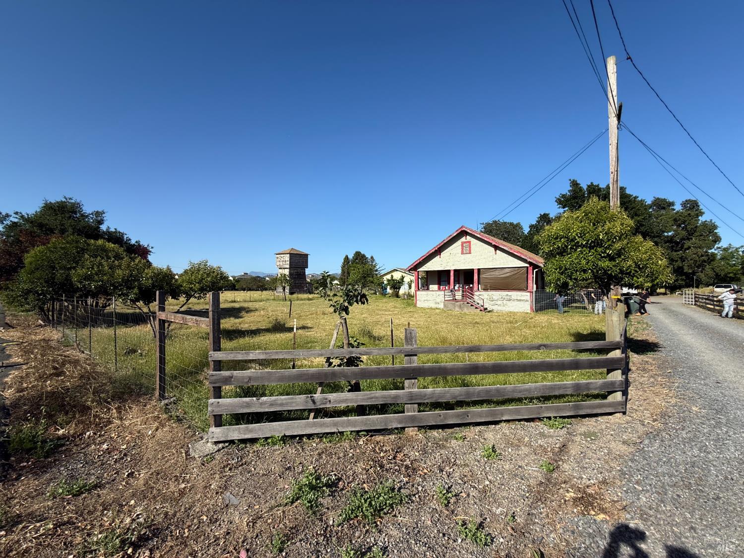 2082 Fulton Rd