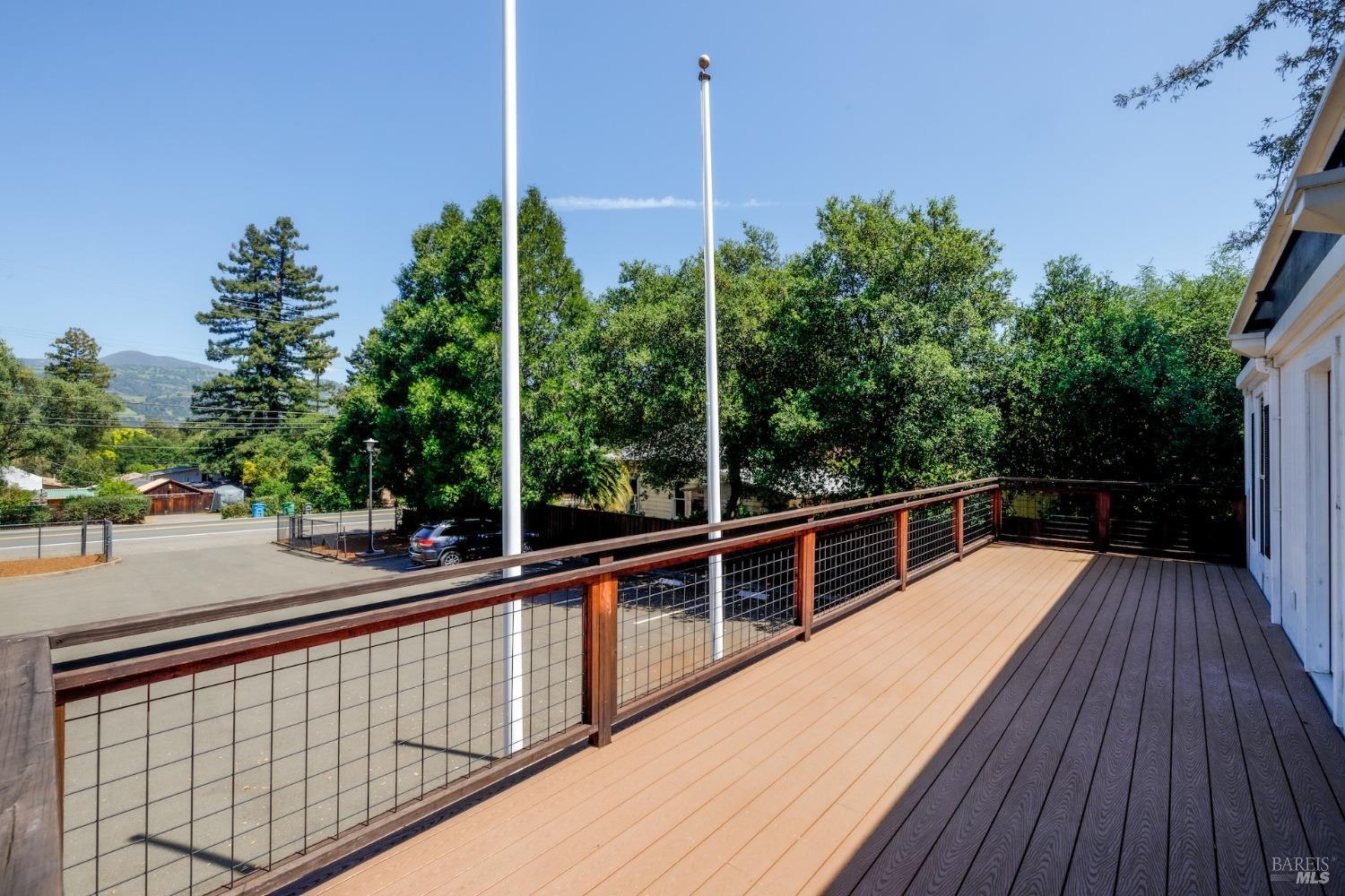 21249 Geyserville Ave