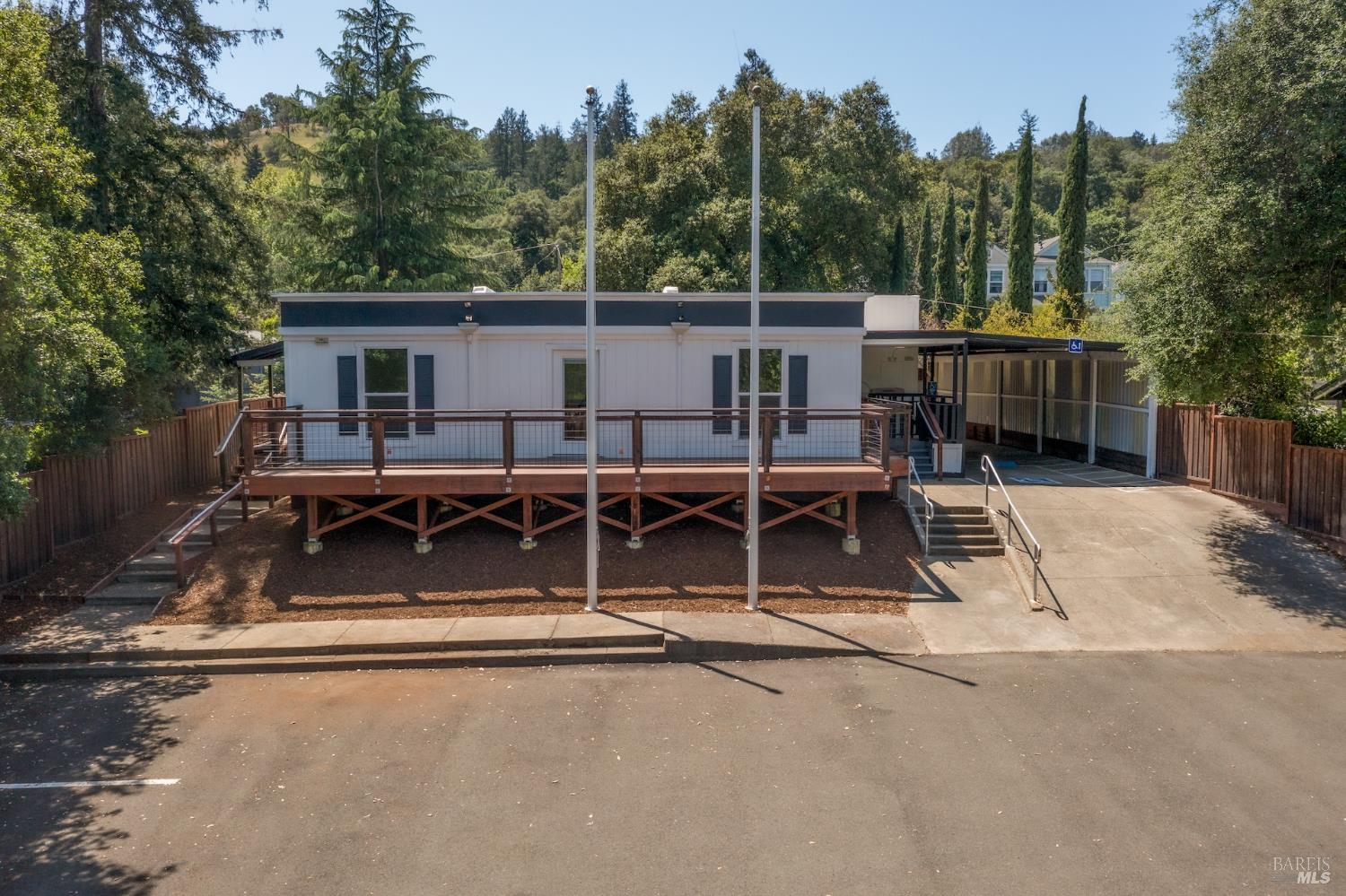 21249 Geyserville Ave