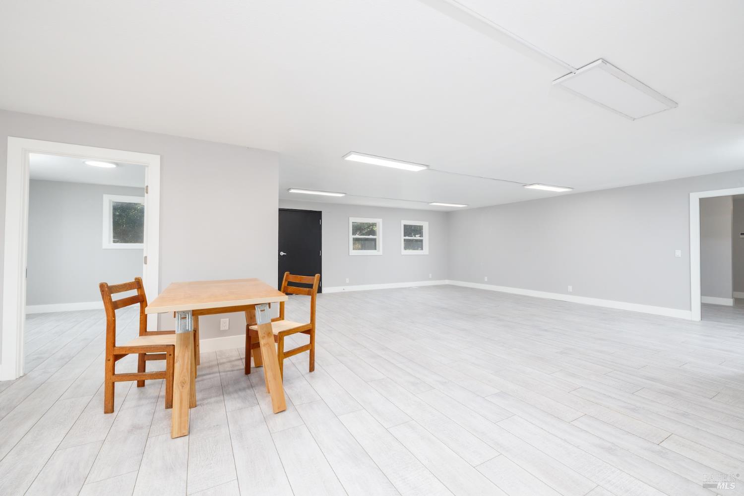 21249 Geyserville Ave