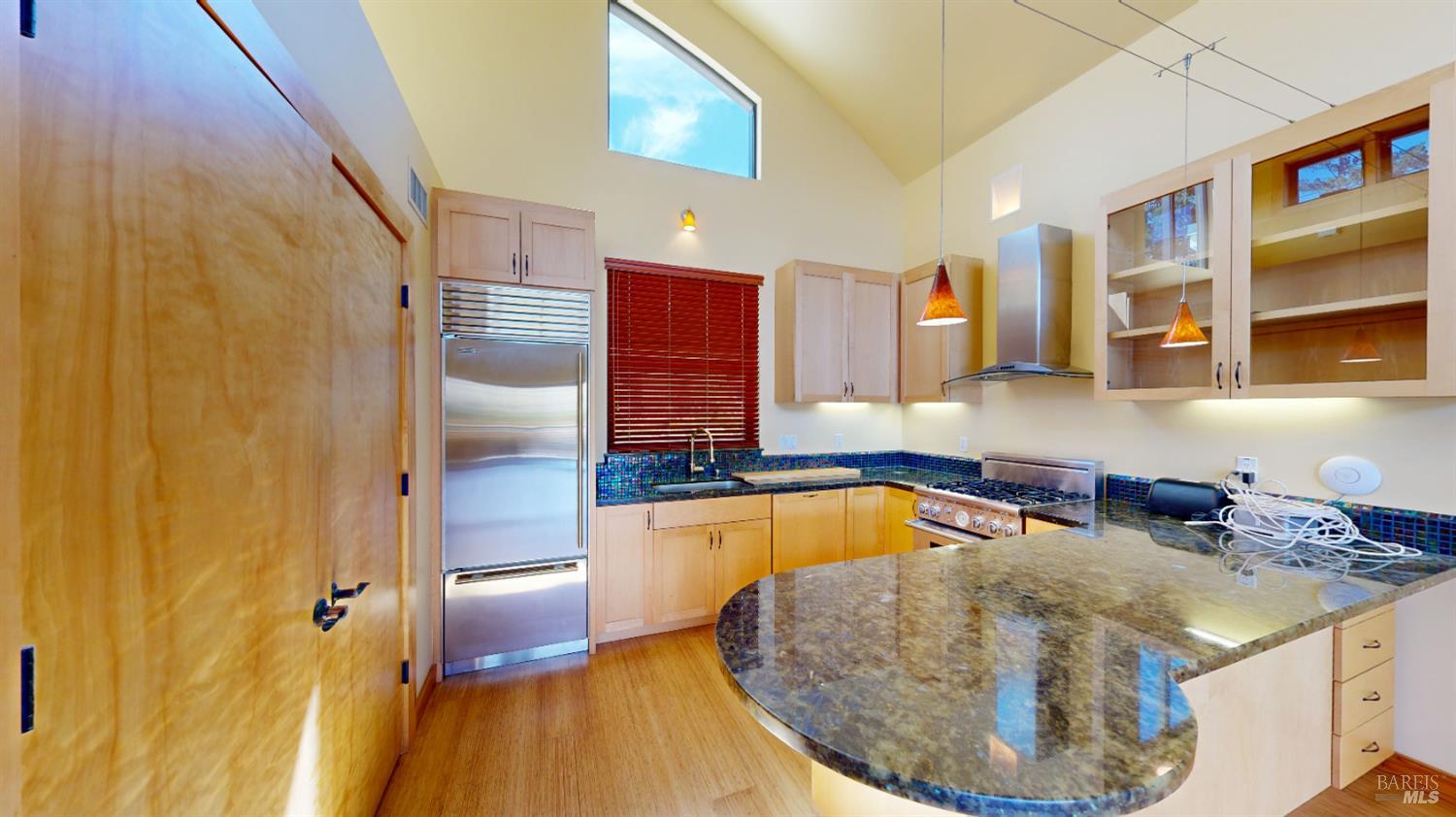 21015 Geyserville Ave