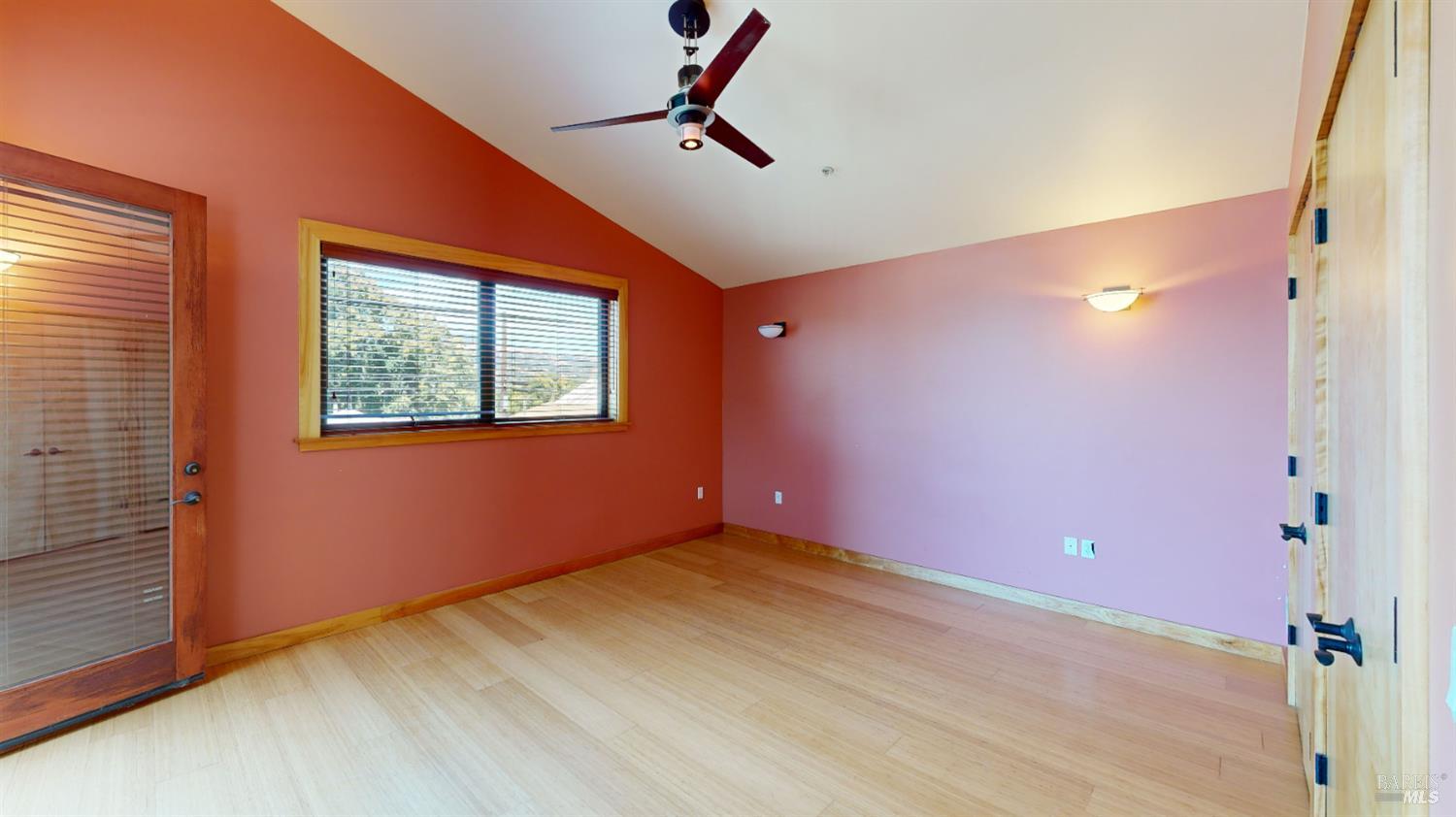 21015 Geyserville Ave