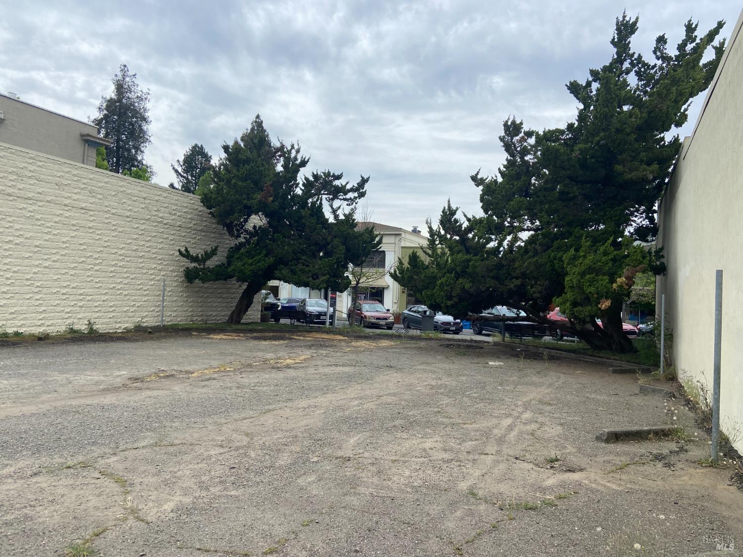 330 Center St