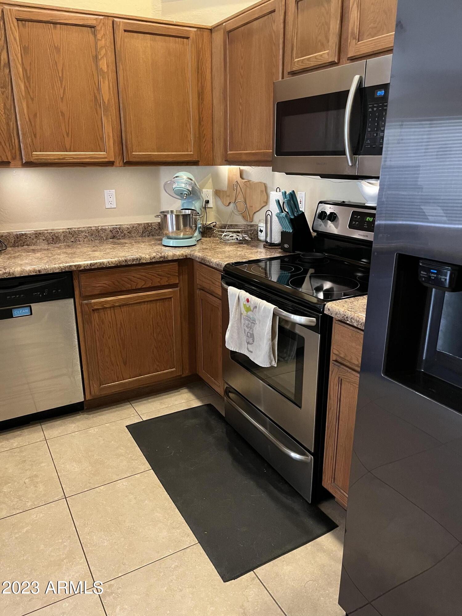 14041 W TWO GUNS Trail