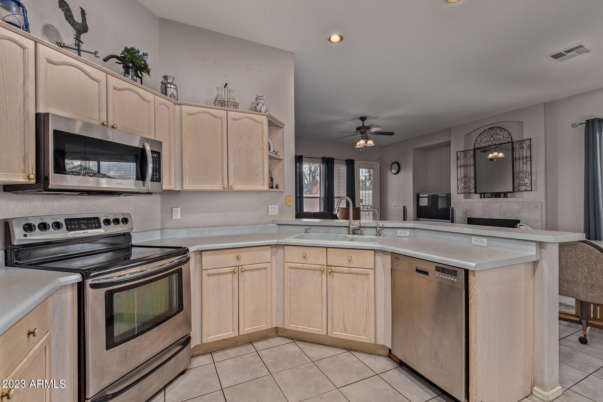 1162 W BRECKENRIDGE Avenue