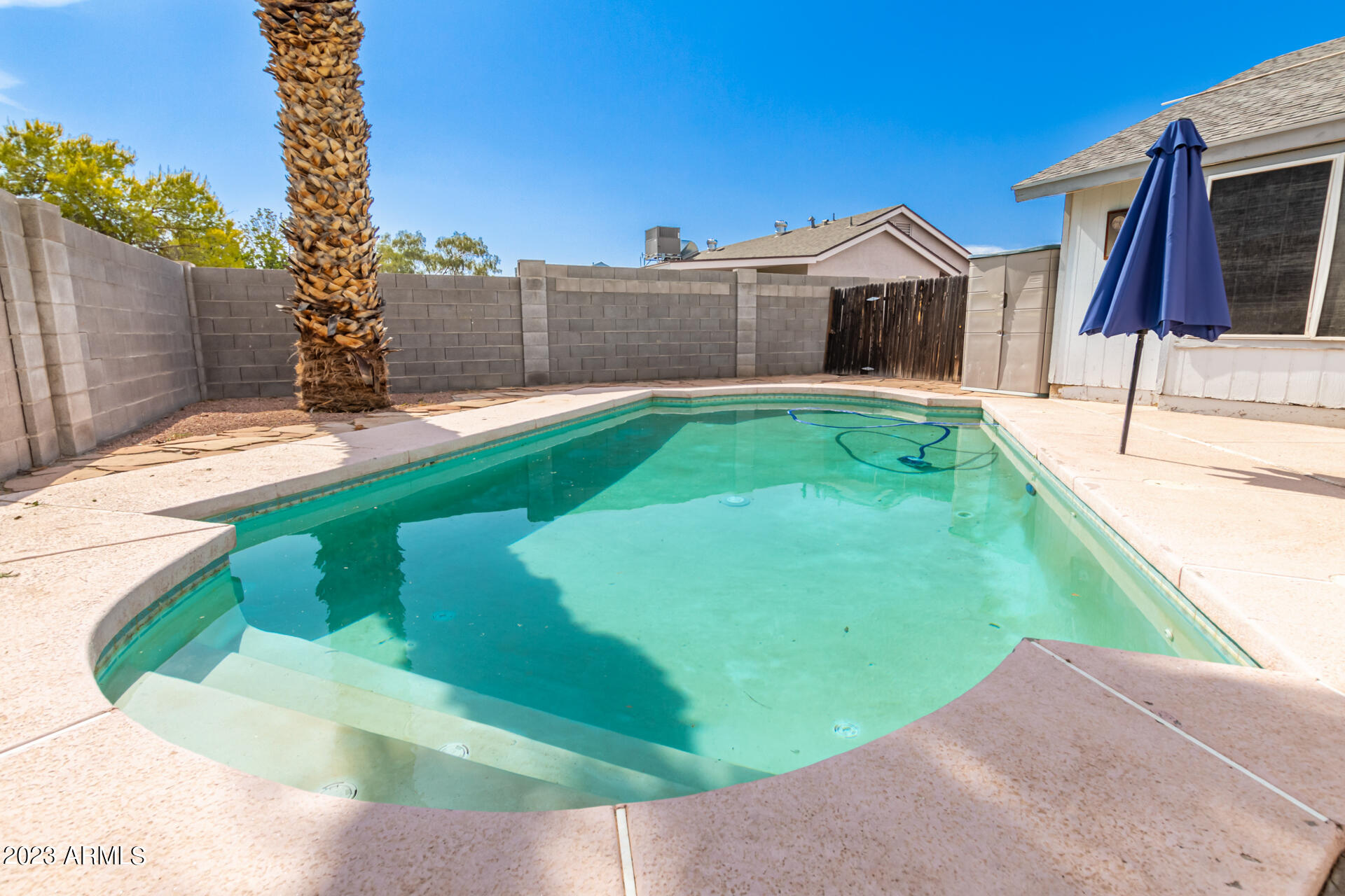 6415 W PARADISE Lane