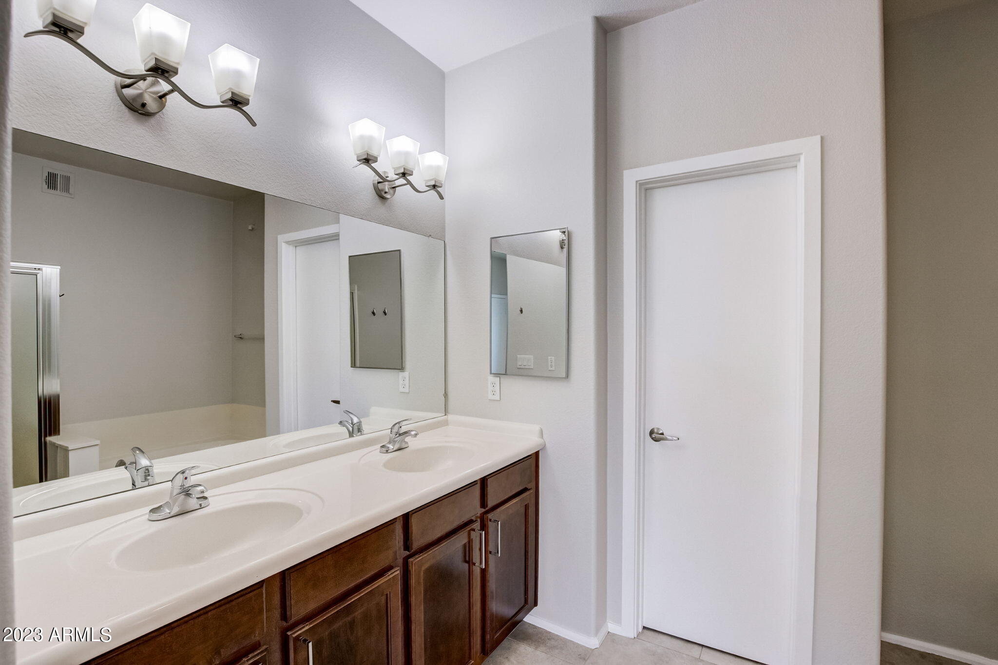 6605 N 93RD Avenue, 1028
