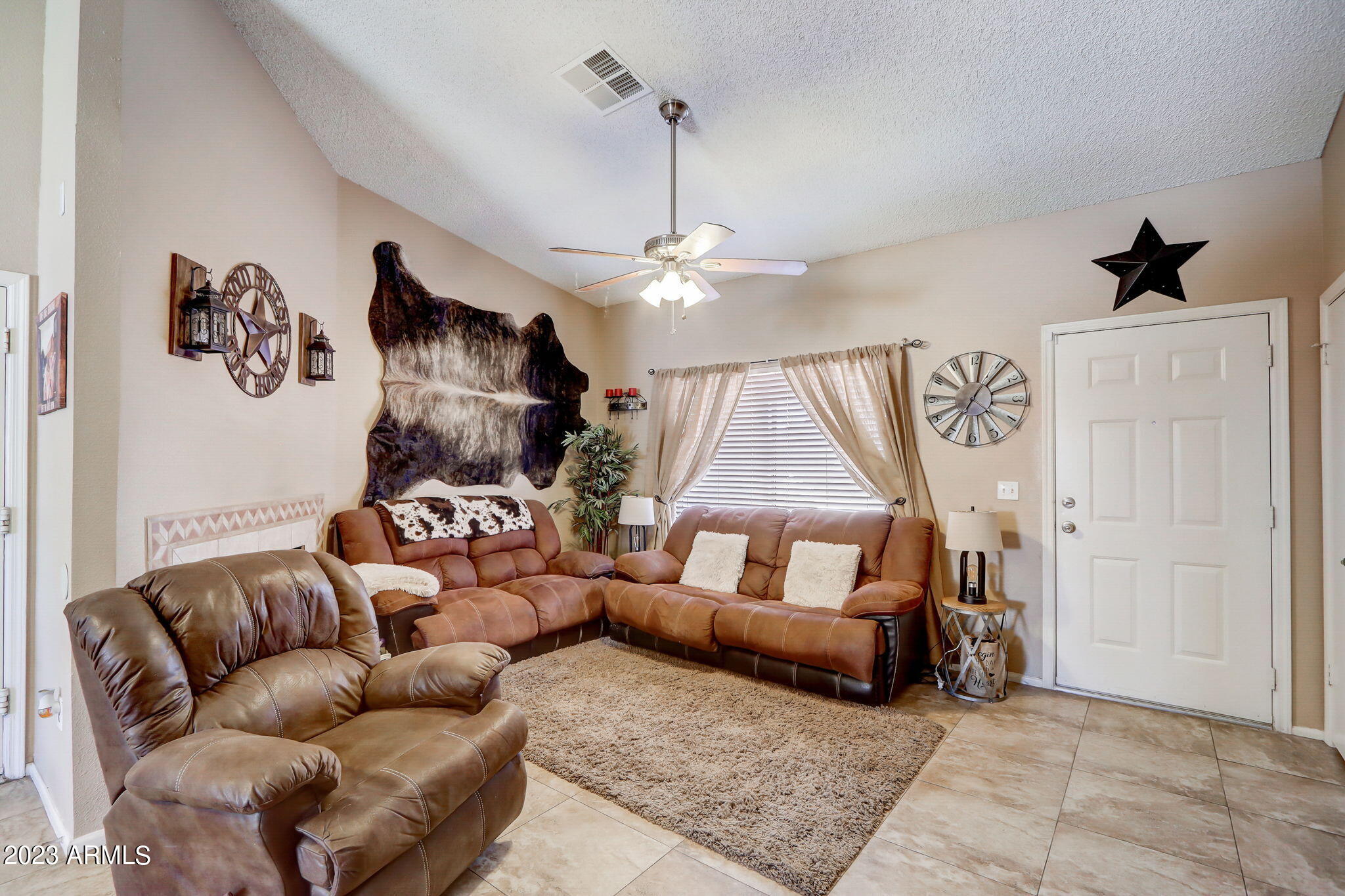 5301 W ASTER Drive