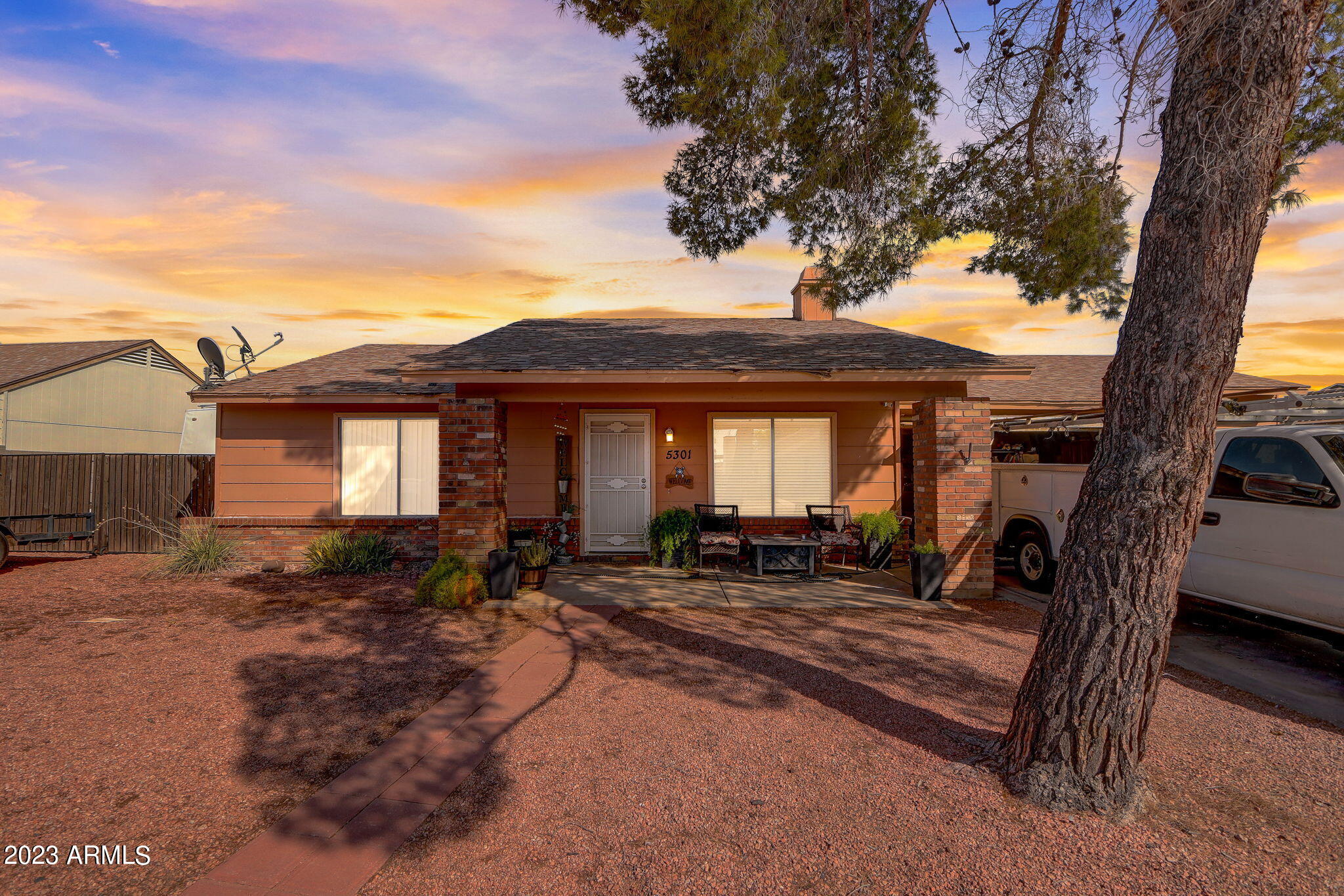 5301 W ASTER Drive