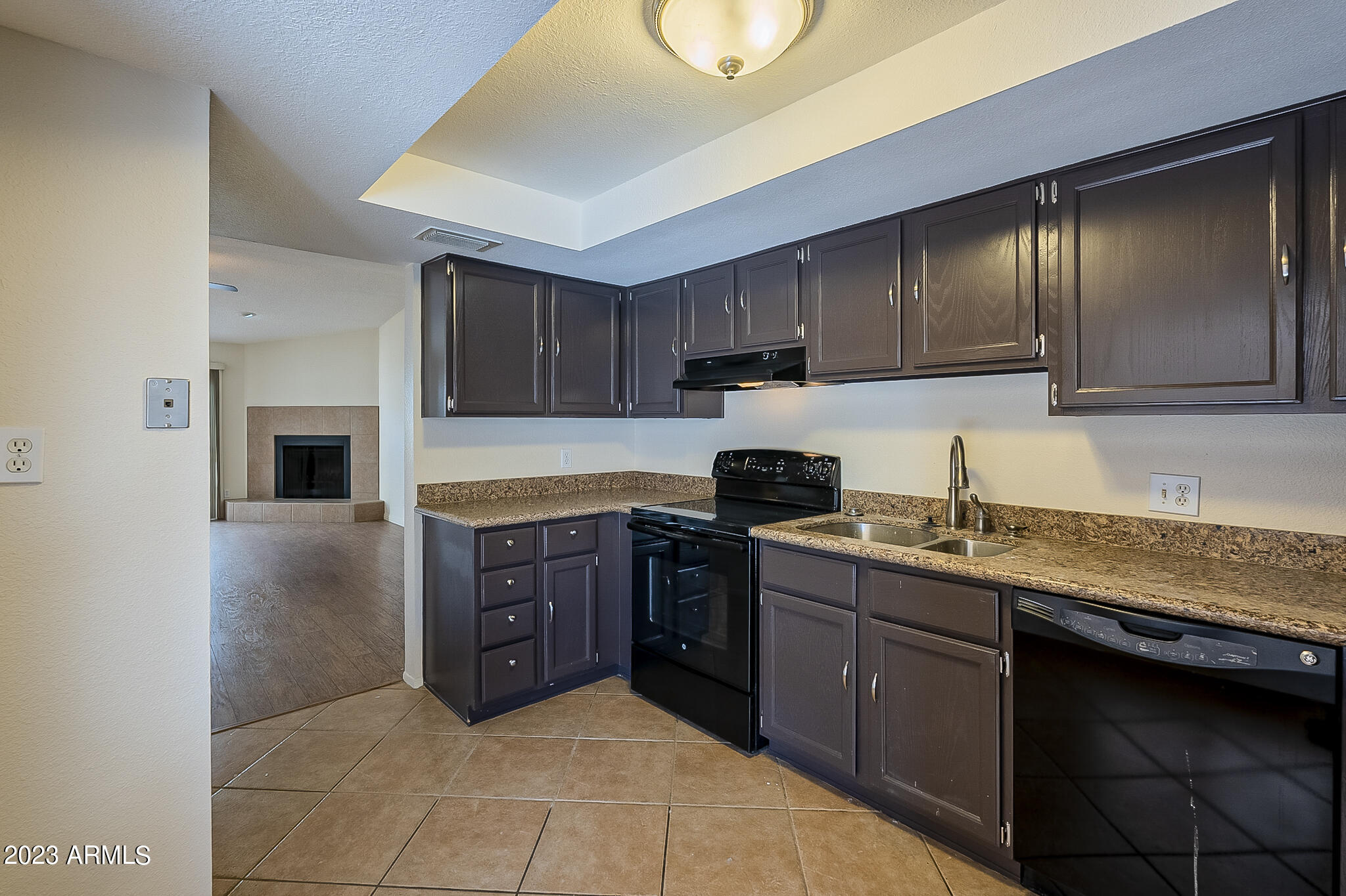3033 N 37TH Street, 13