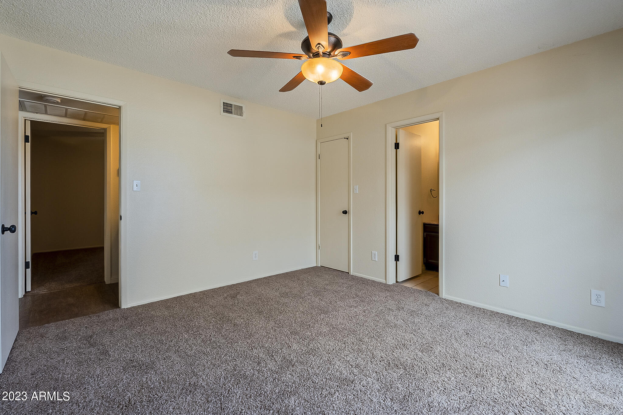 3033 N 37TH Street, 13