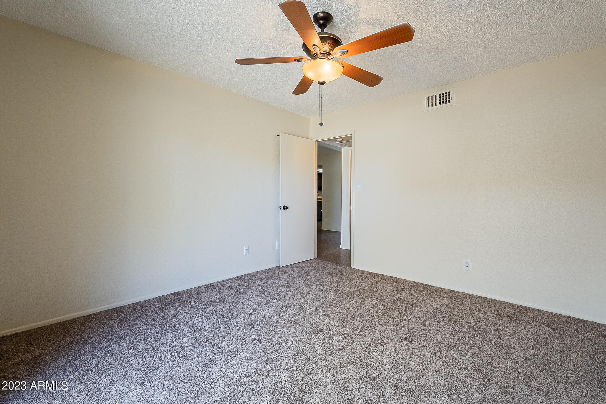 3033 N 37TH Street, 13