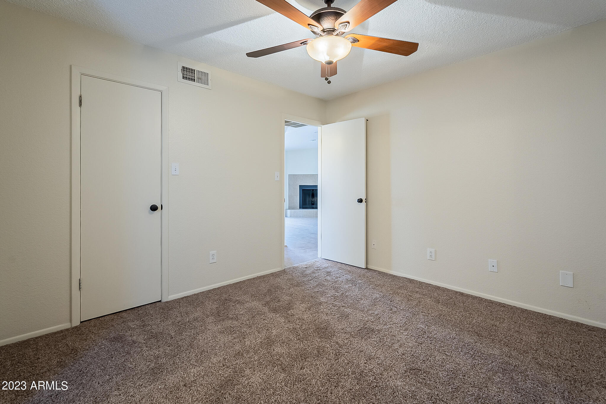 3033 N 37TH Street, 13