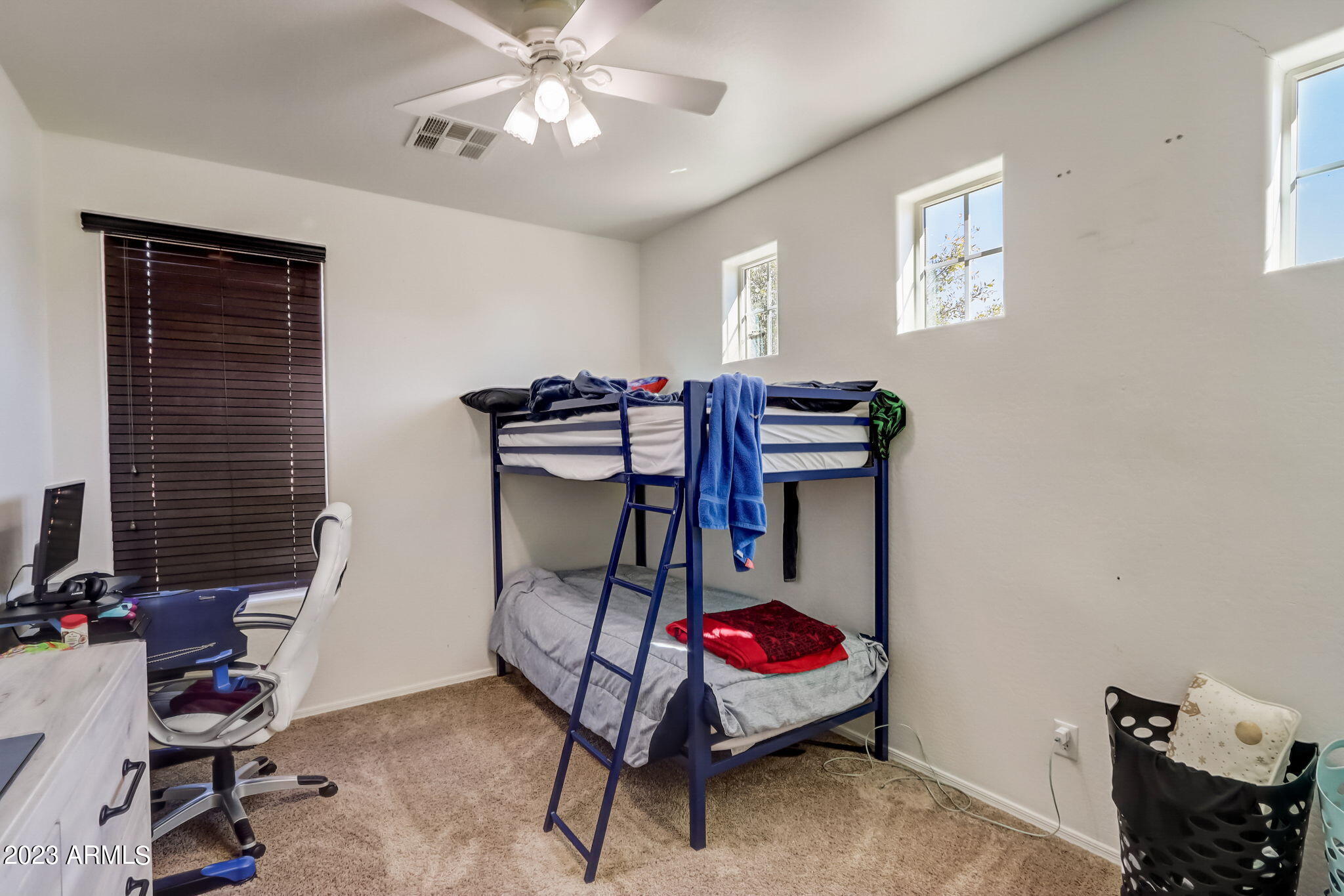 3412 E ROBIN Lane