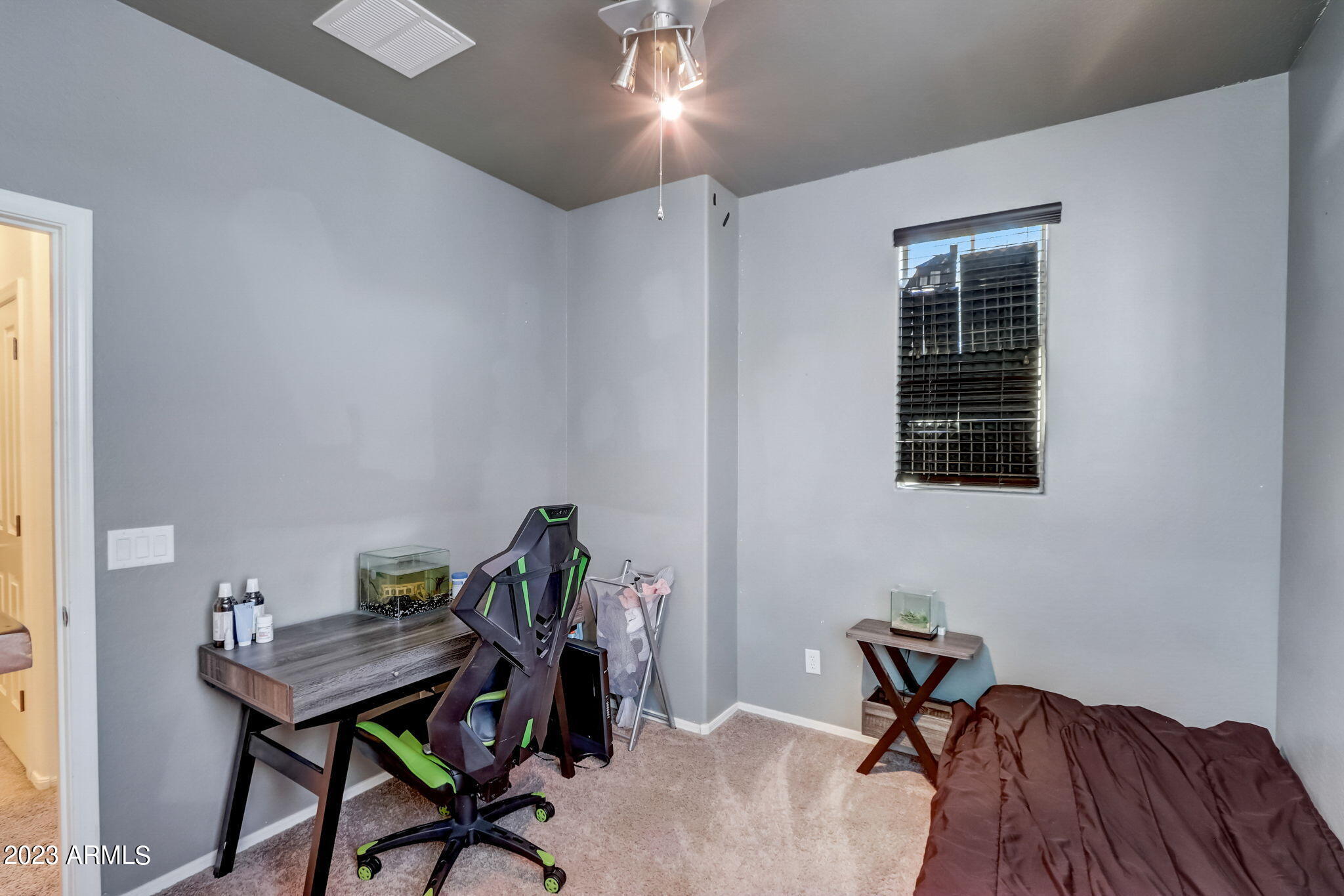 3412 E ROBIN Lane