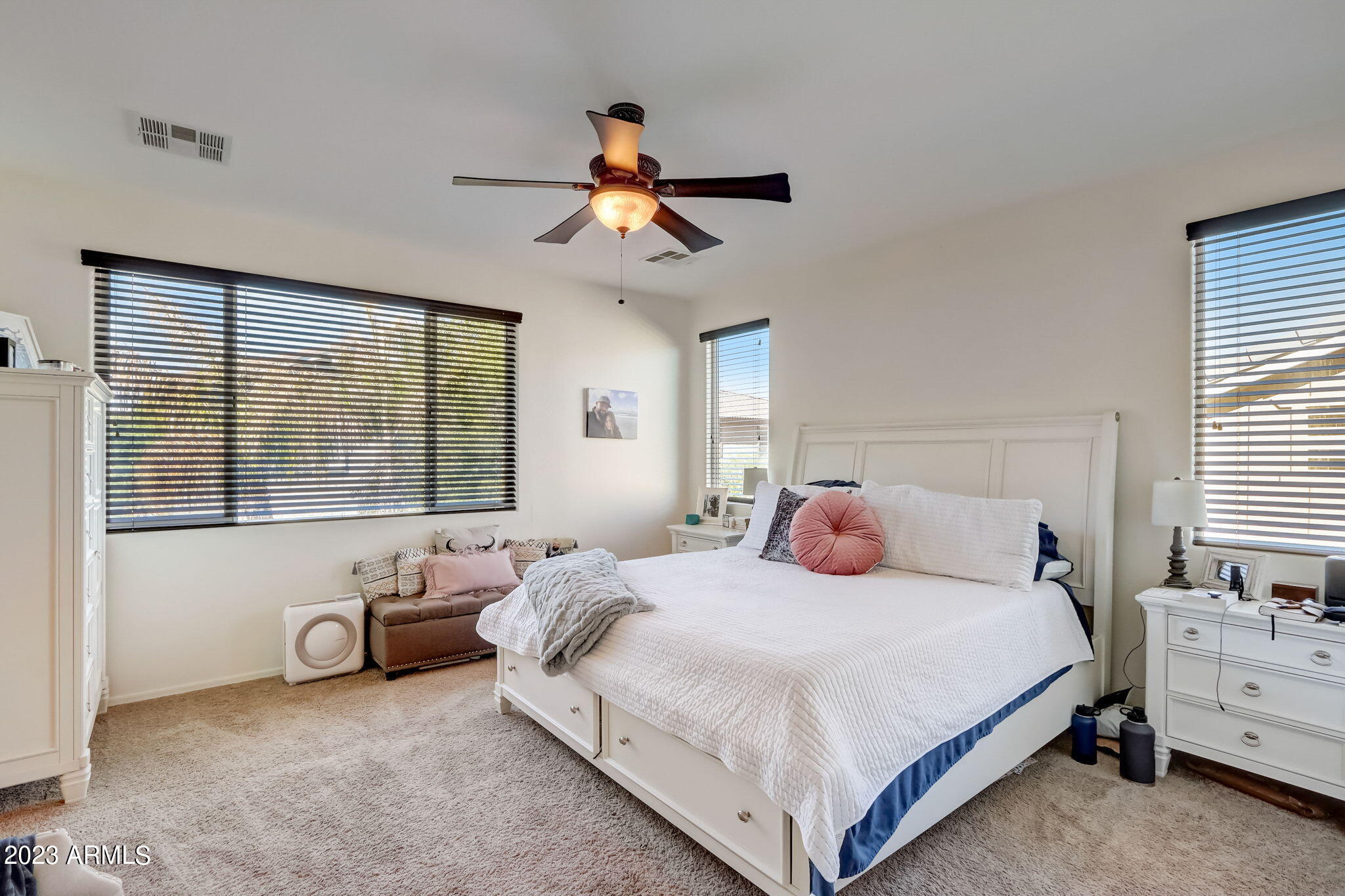 3412 E ROBIN Lane