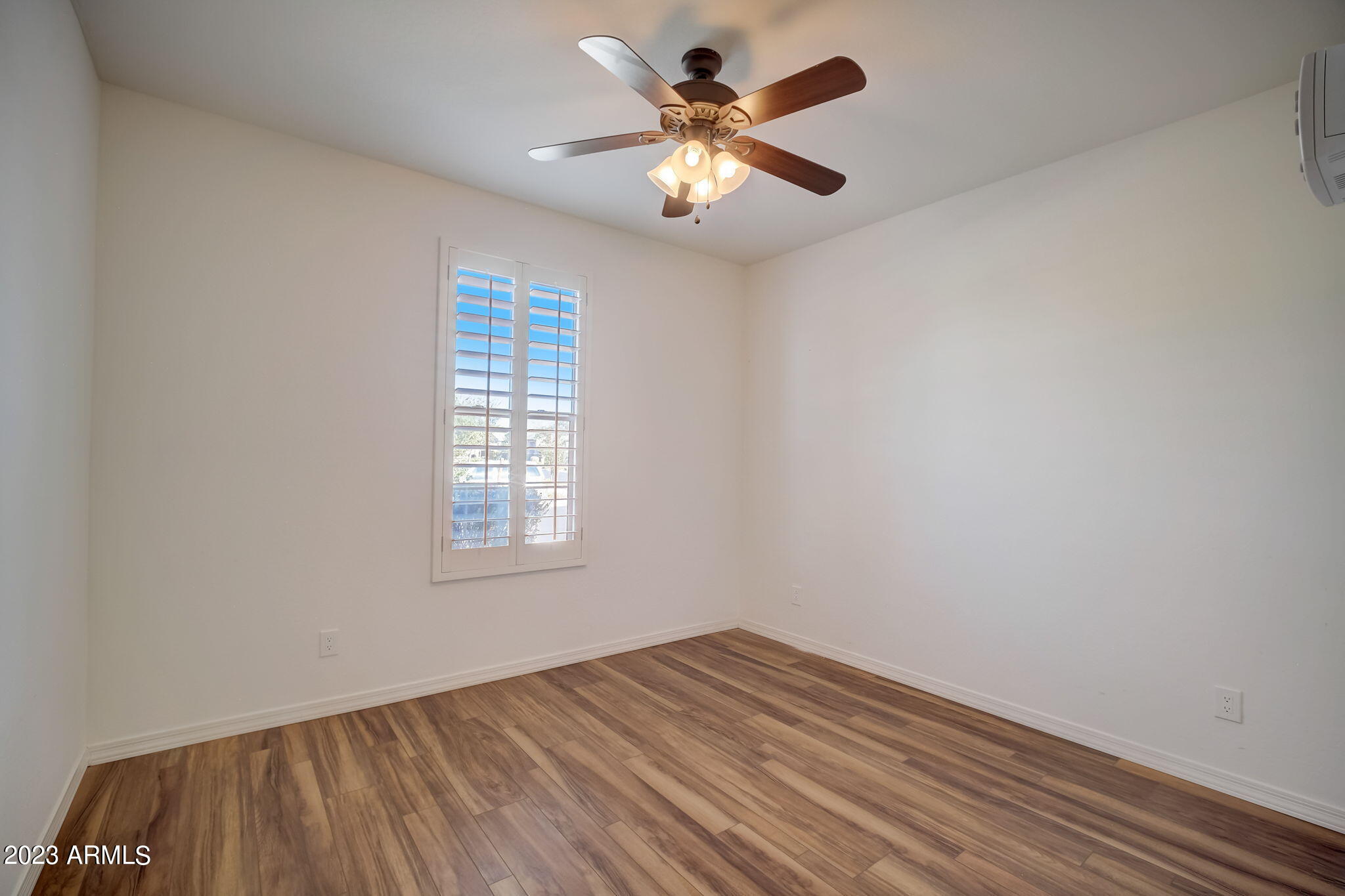 5802 S Wildrose