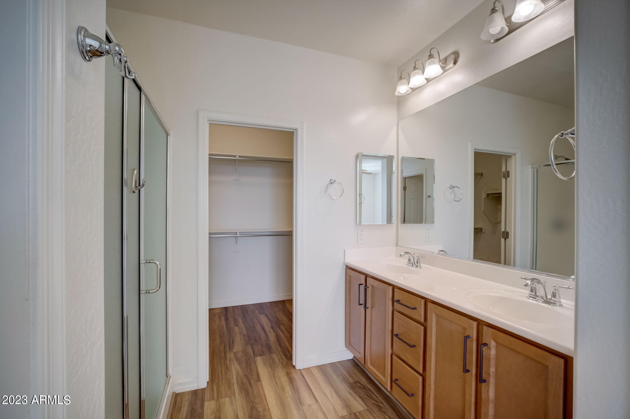 5802 S Wildrose