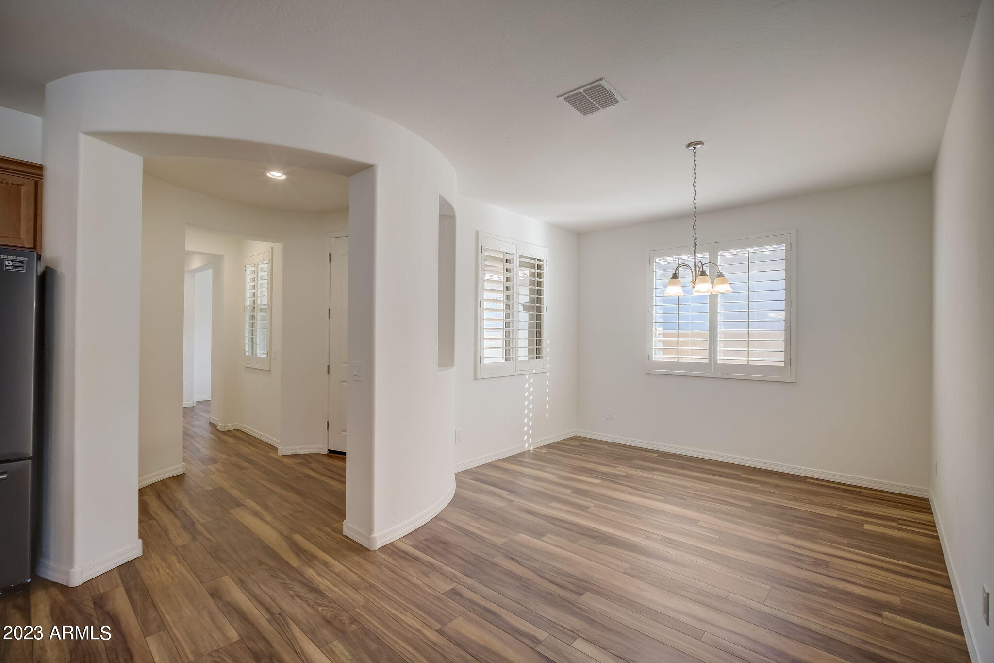 5802 S Wildrose