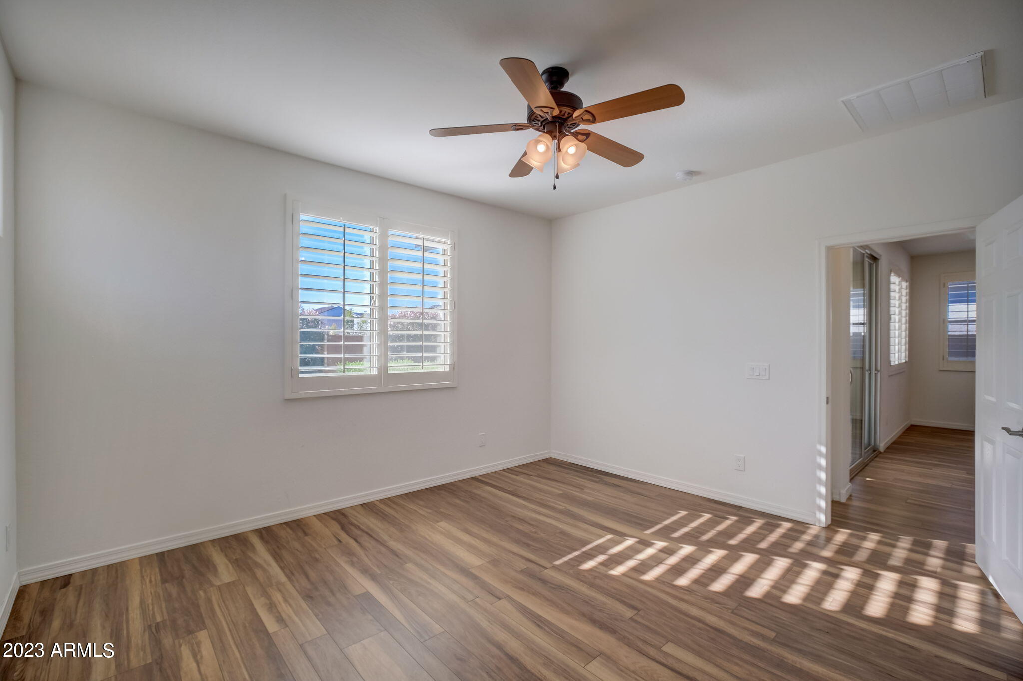 5802 S Wildrose