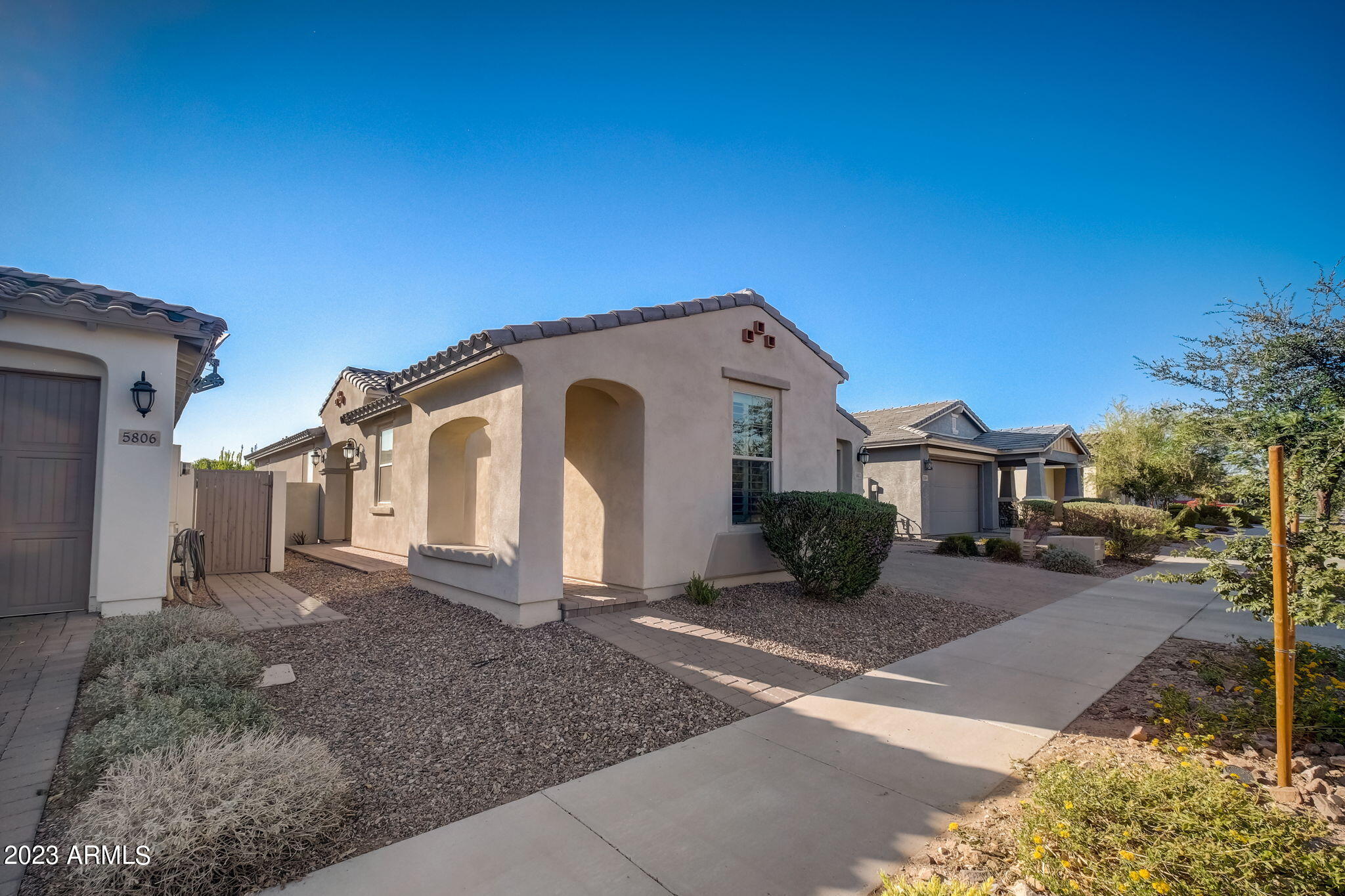 5802 S Wildrose